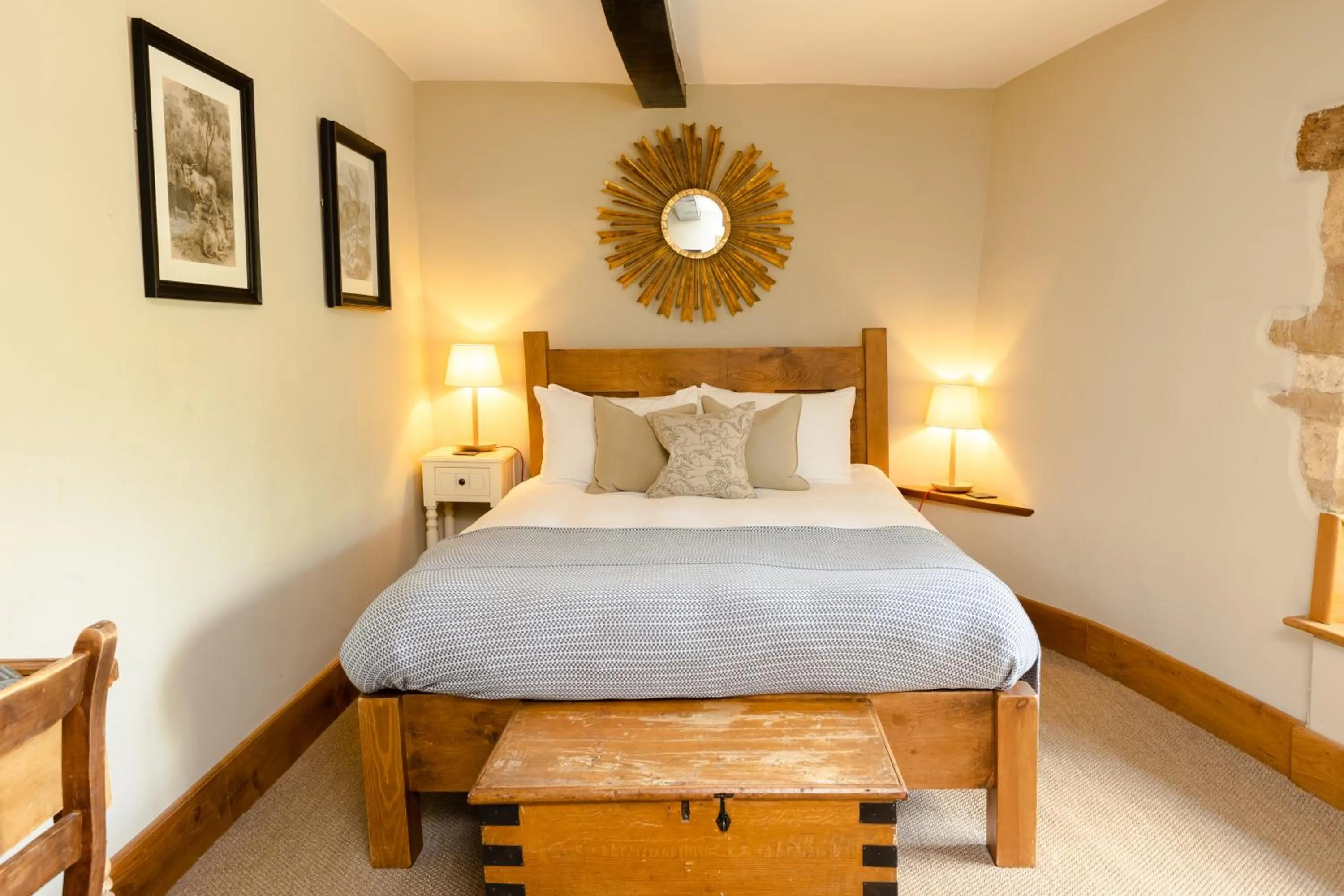 Bedroom, Bed in The Ebrington Arms