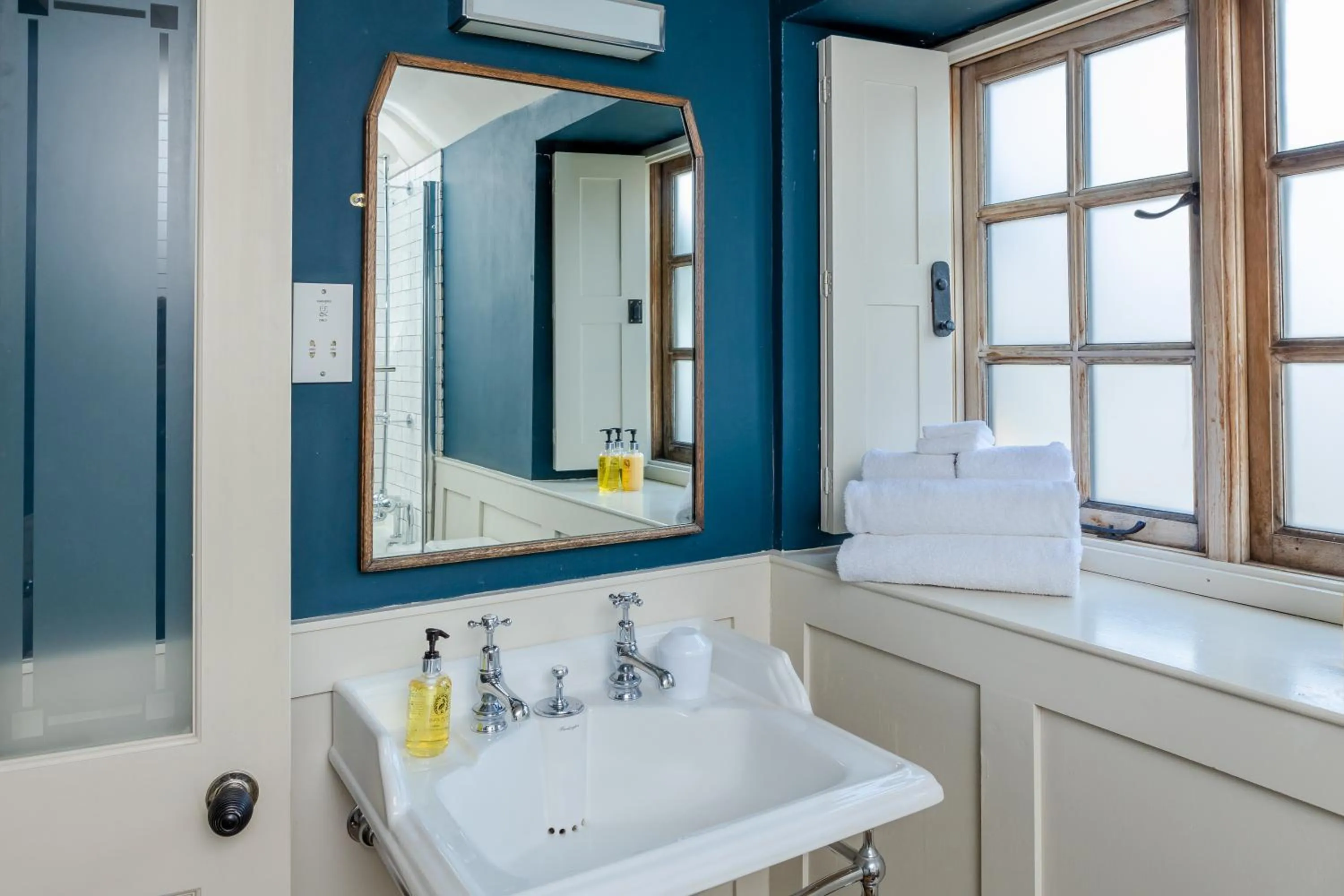 Bathroom in The Ebrington Arms