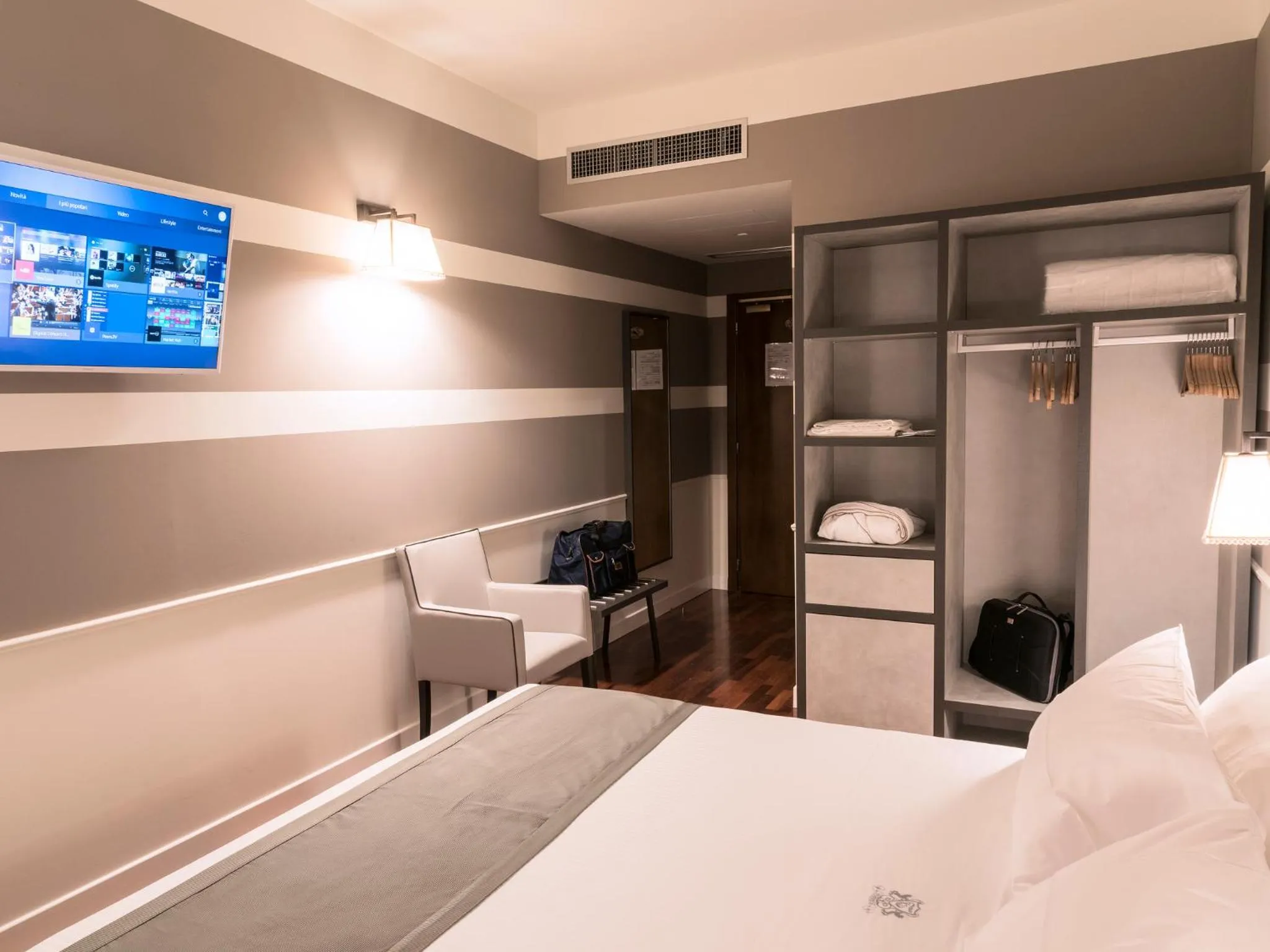 Photo of the whole room, Bed in Hotel Torresi