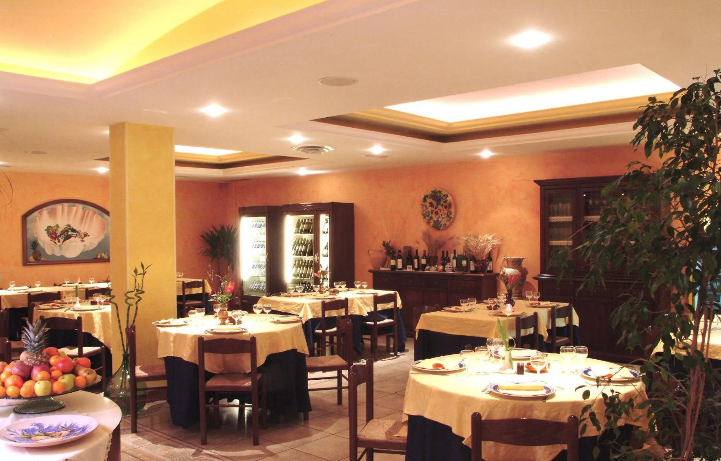 Restaurant/places to eat in Hotel Torresi