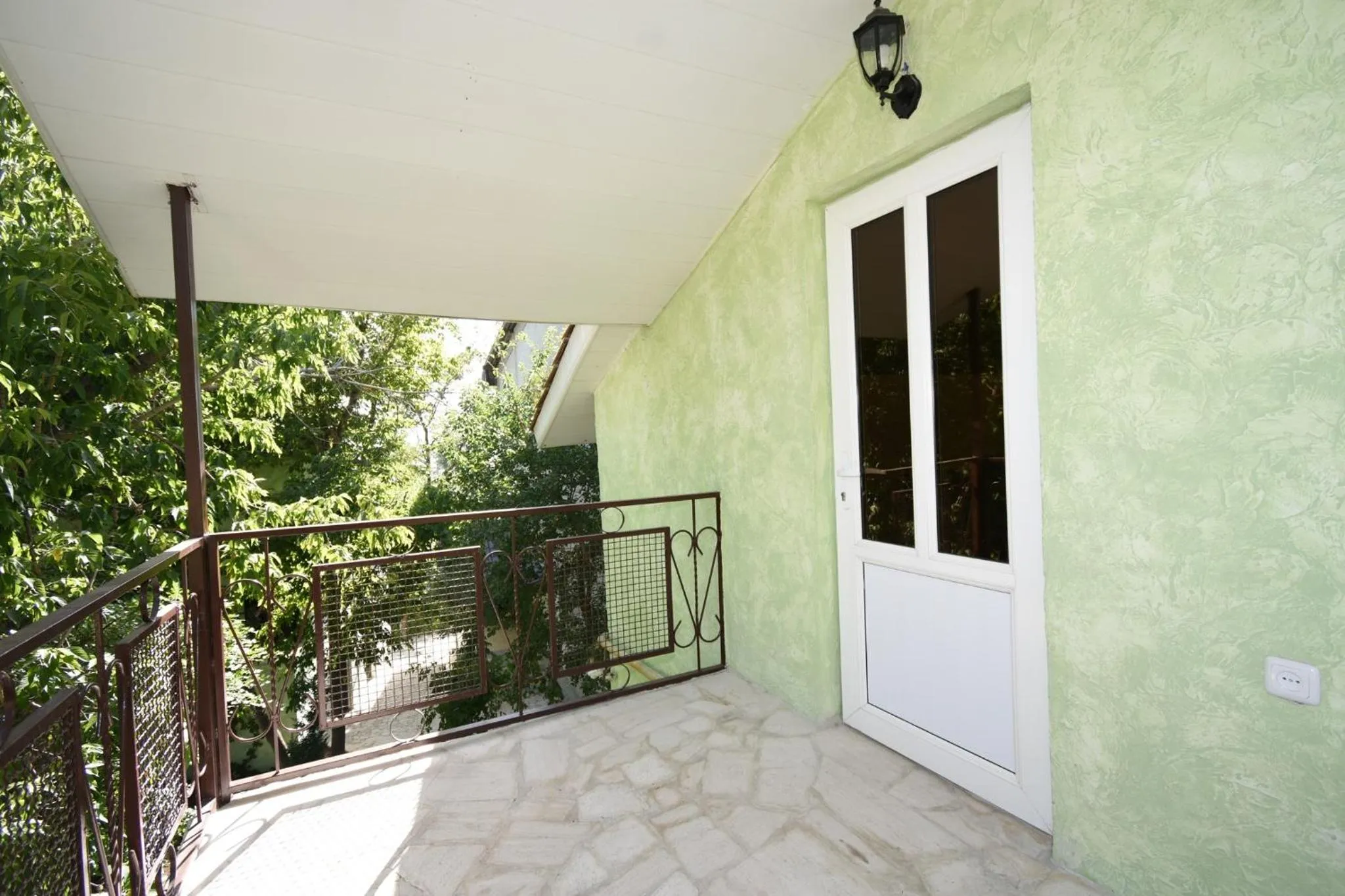 Facade/entrance in Forest Hills