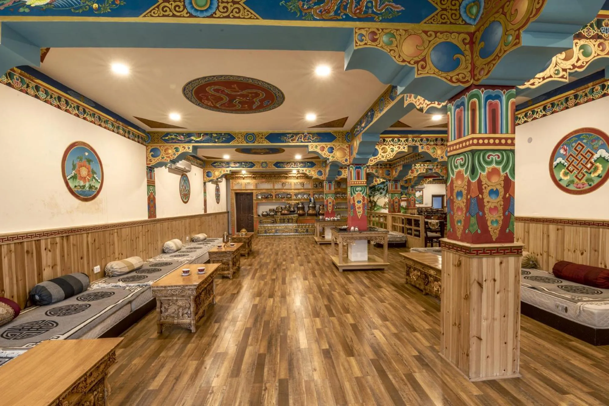 Dining area in HOTEL CHANTSA