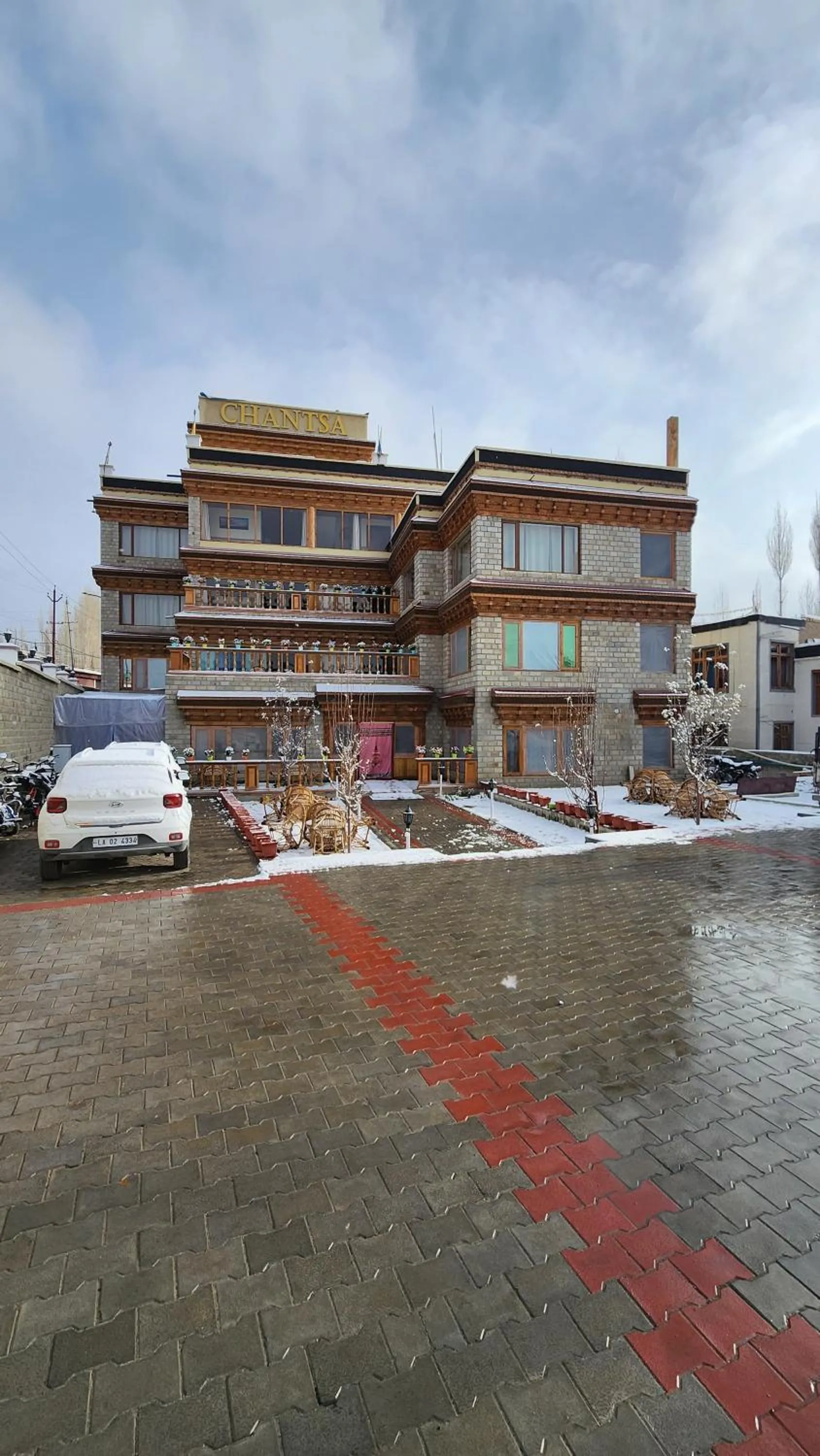 Property building in HOTEL CHANTSA