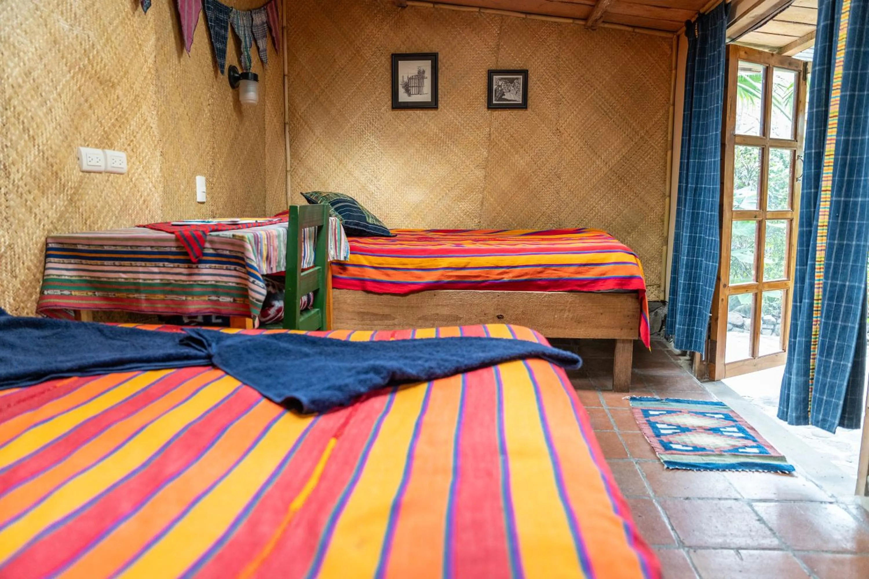 Photo of the whole room, Bed in La Iguana Perdida