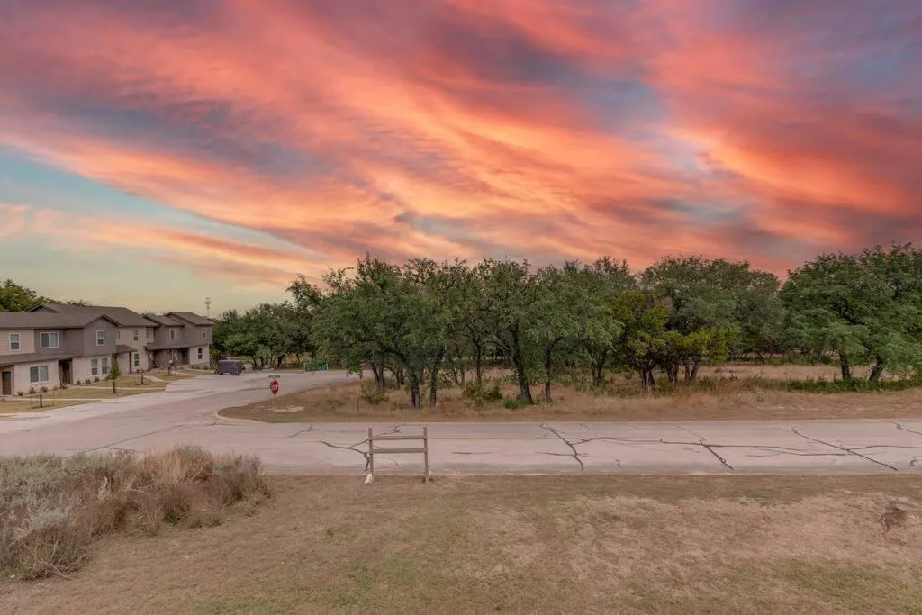 Sunset in Cozy 3br/2bath vacation house at Lake Travis