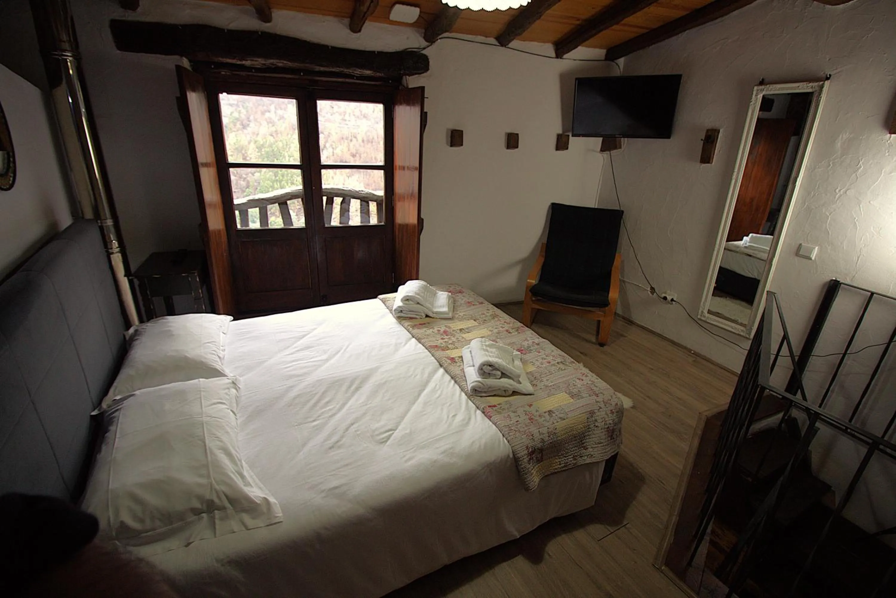 Bed in Talasnal Montanhas de Amor