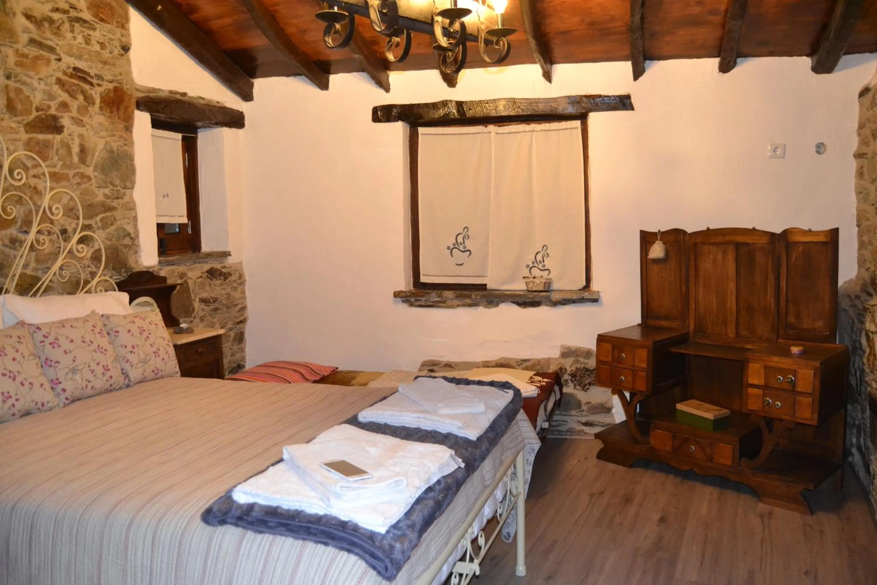 Bedroom, Bed in Talasnal Montanhas de Amor