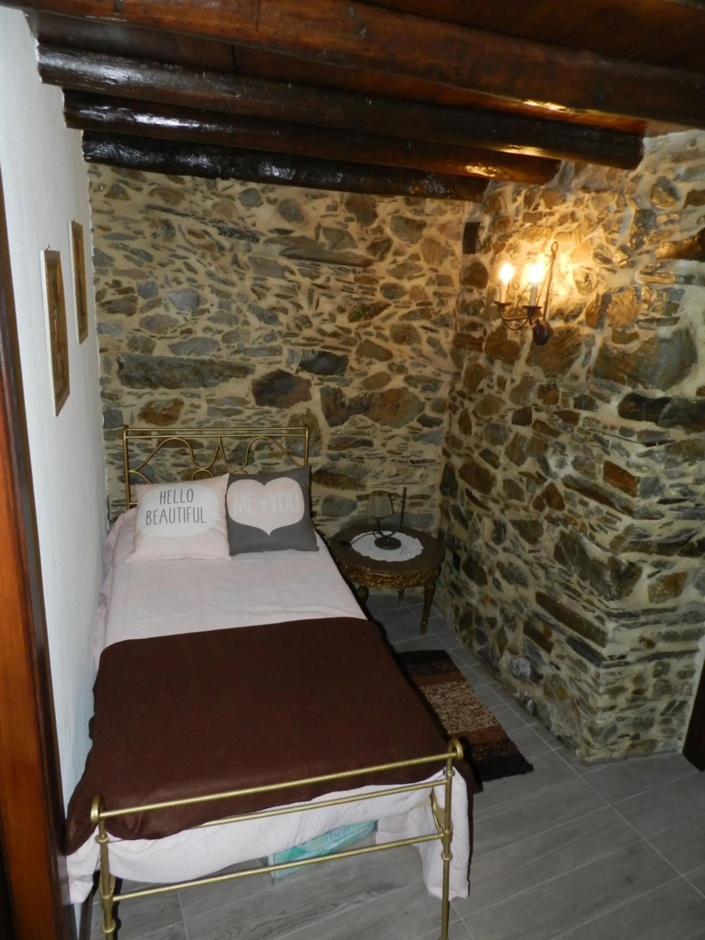 Bed in Talasnal Montanhas de Amor