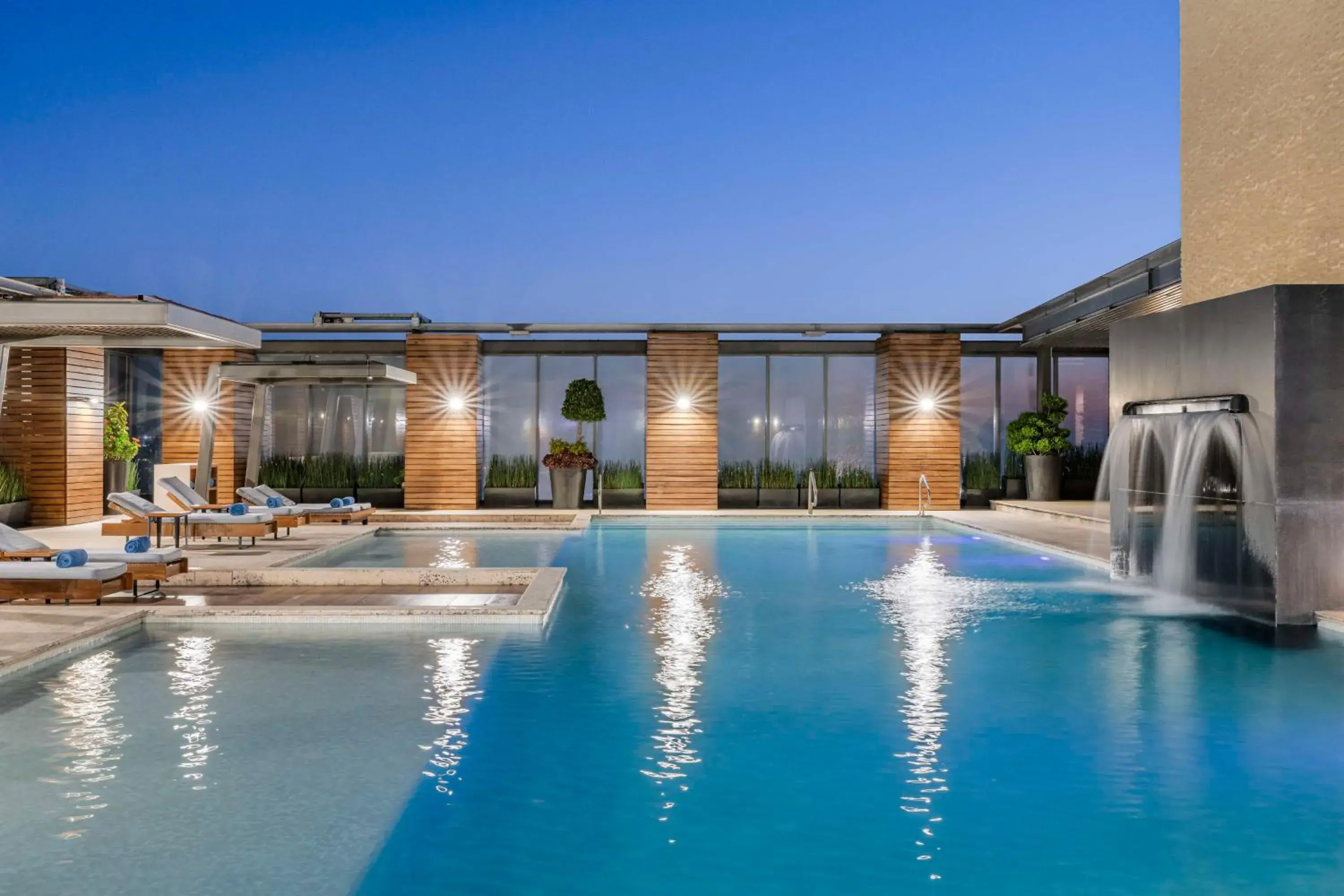 Pool view in Hilton Mexico City Santa Fe Pool view in Hilton Mexico City Santa Fe