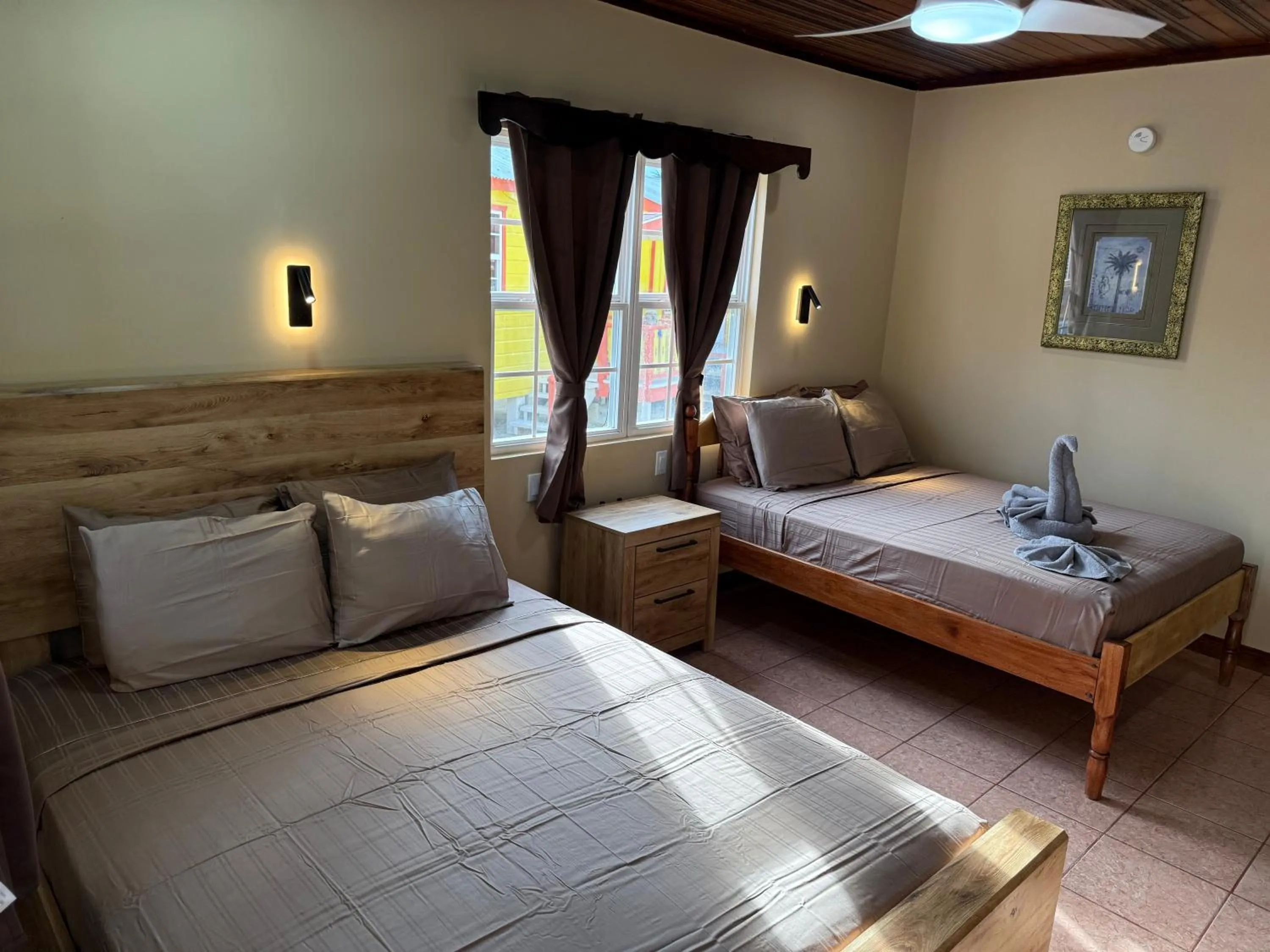 Bedroom, Bed in Tropical Paradise