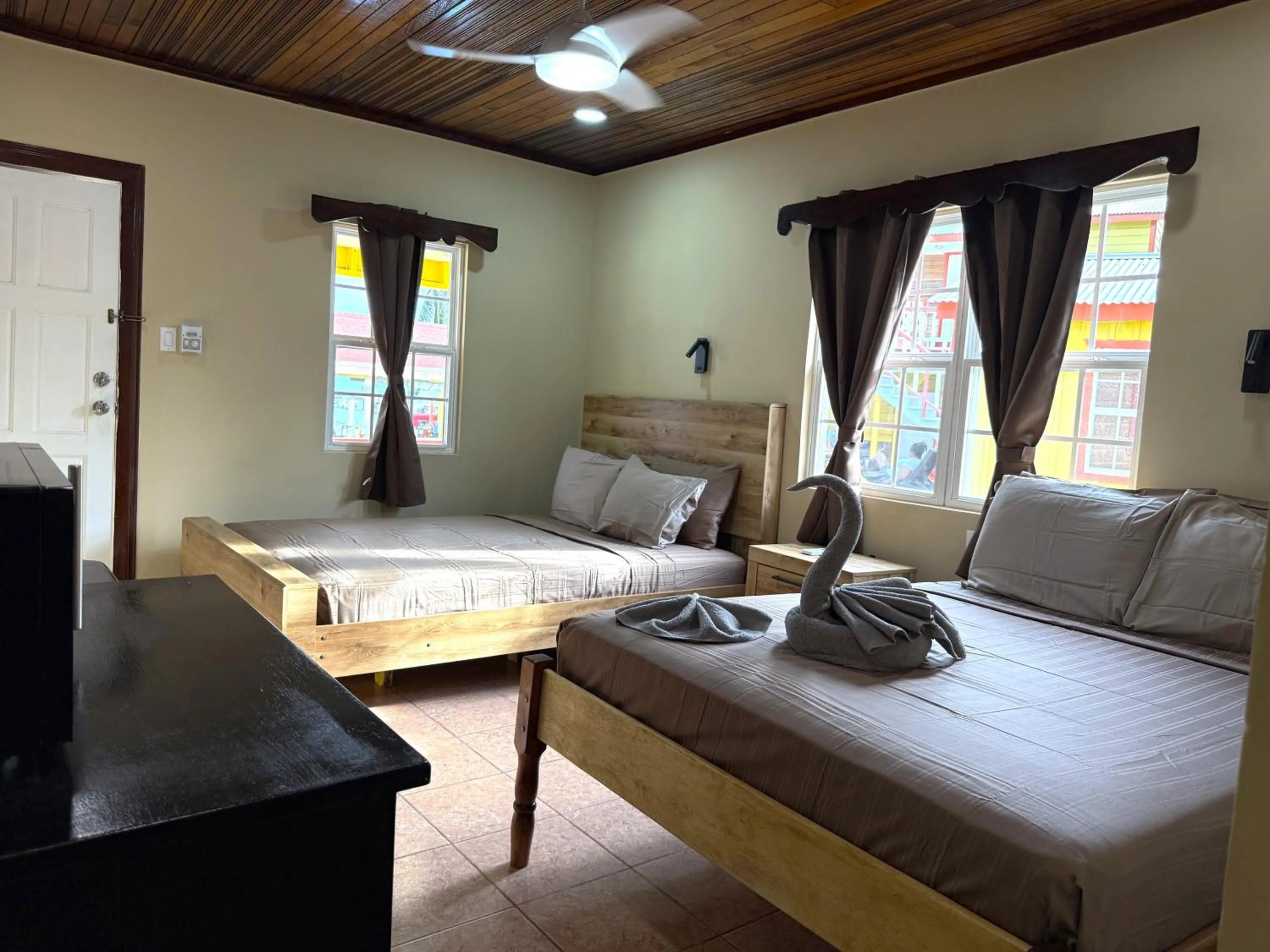 Bedroom, Bed in Tropical Paradise