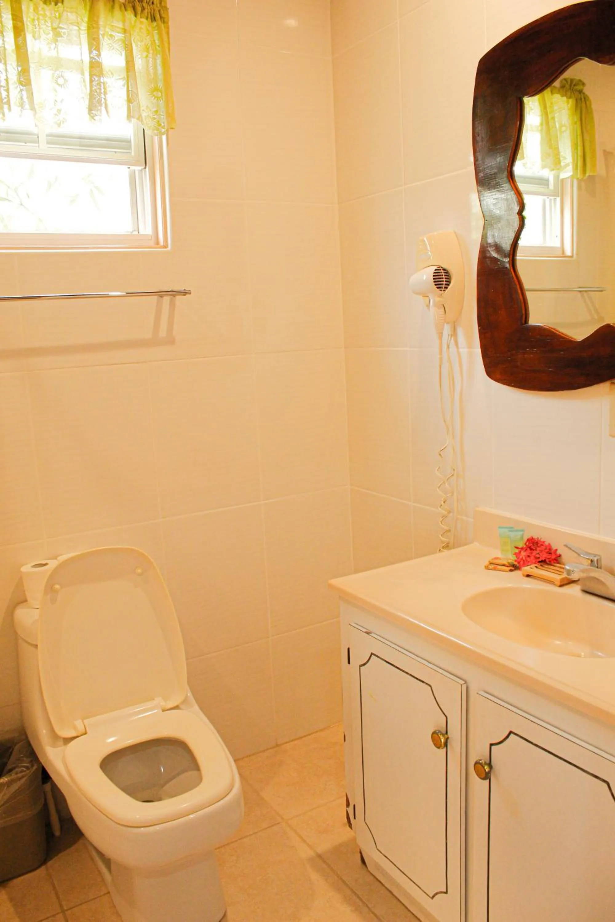 Bathroom in Tropical Paradise