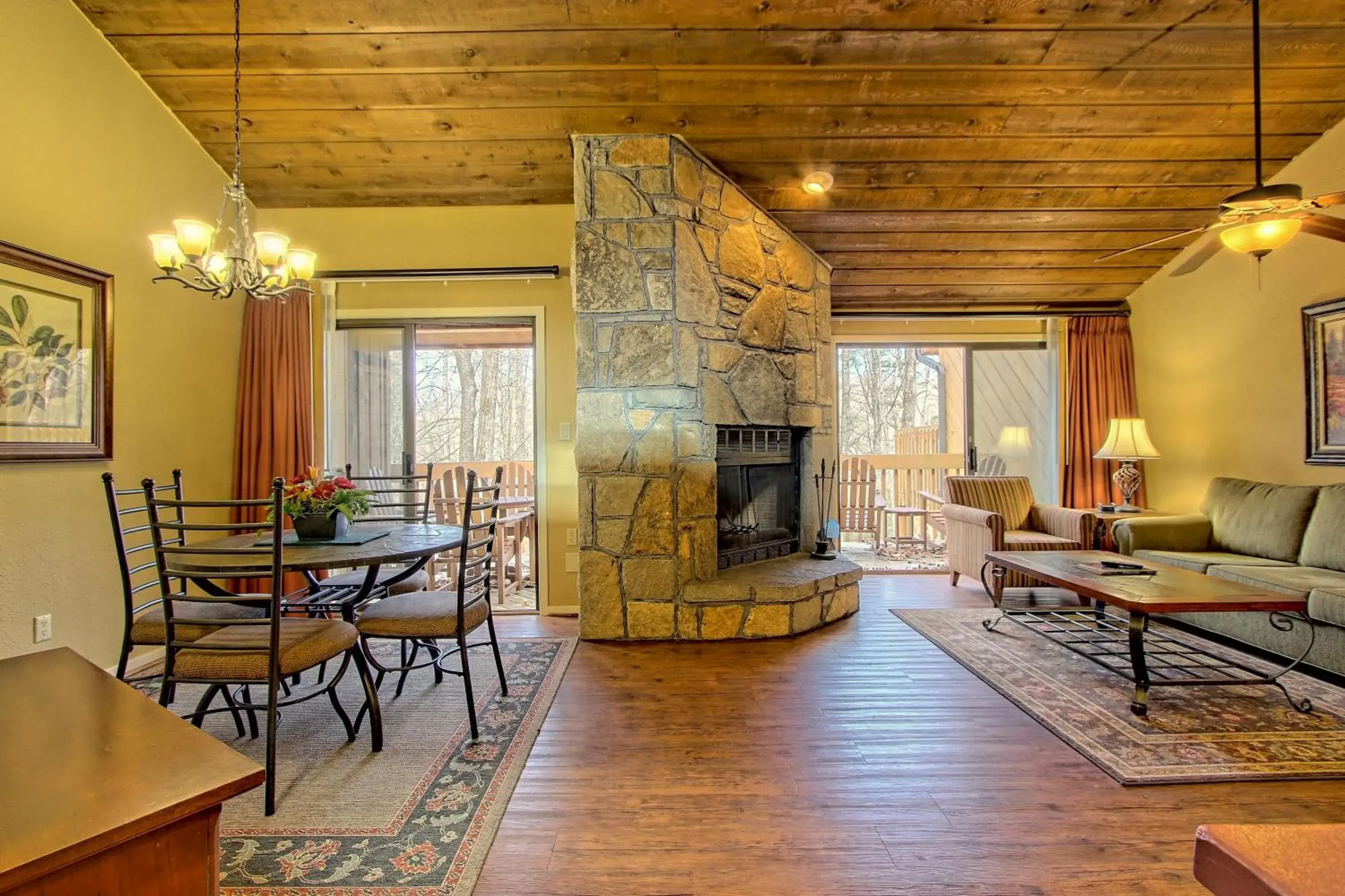 Living room in Foxhunt at Sapphire Valley Living room in Foxhunt at Sapphire Valley