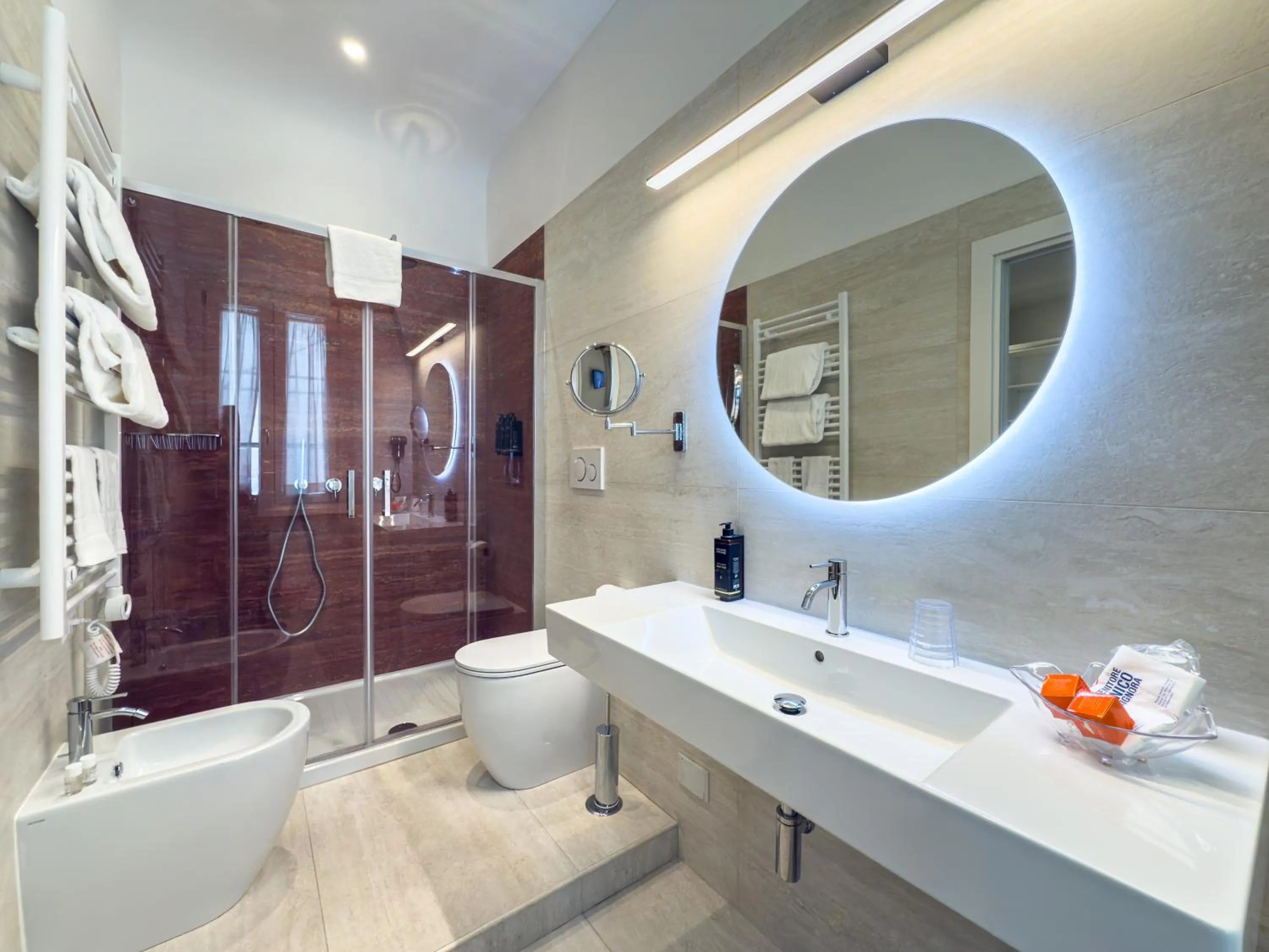 Shower in Albergo Abruzzi