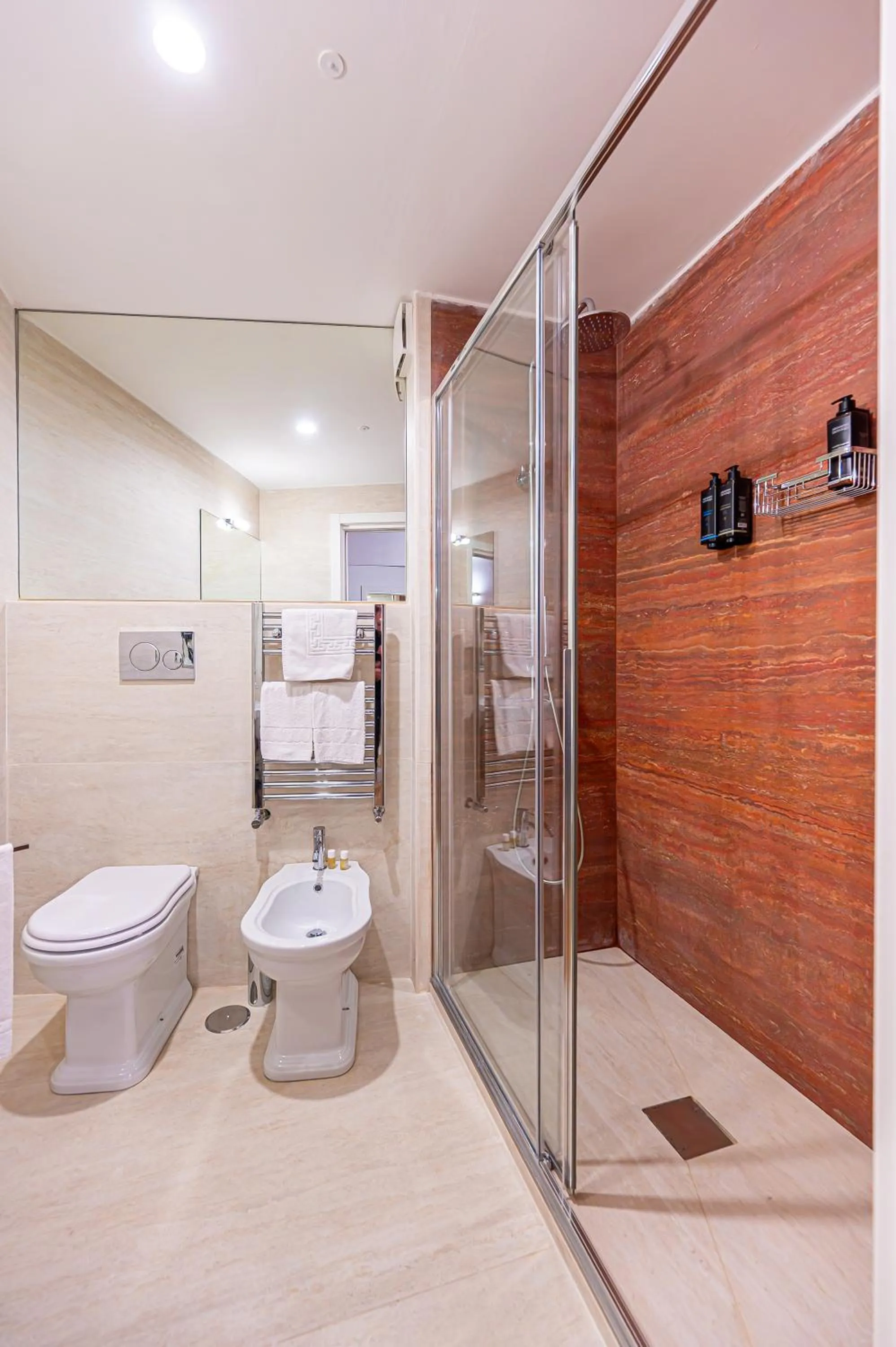 Shower in Albergo Abruzzi