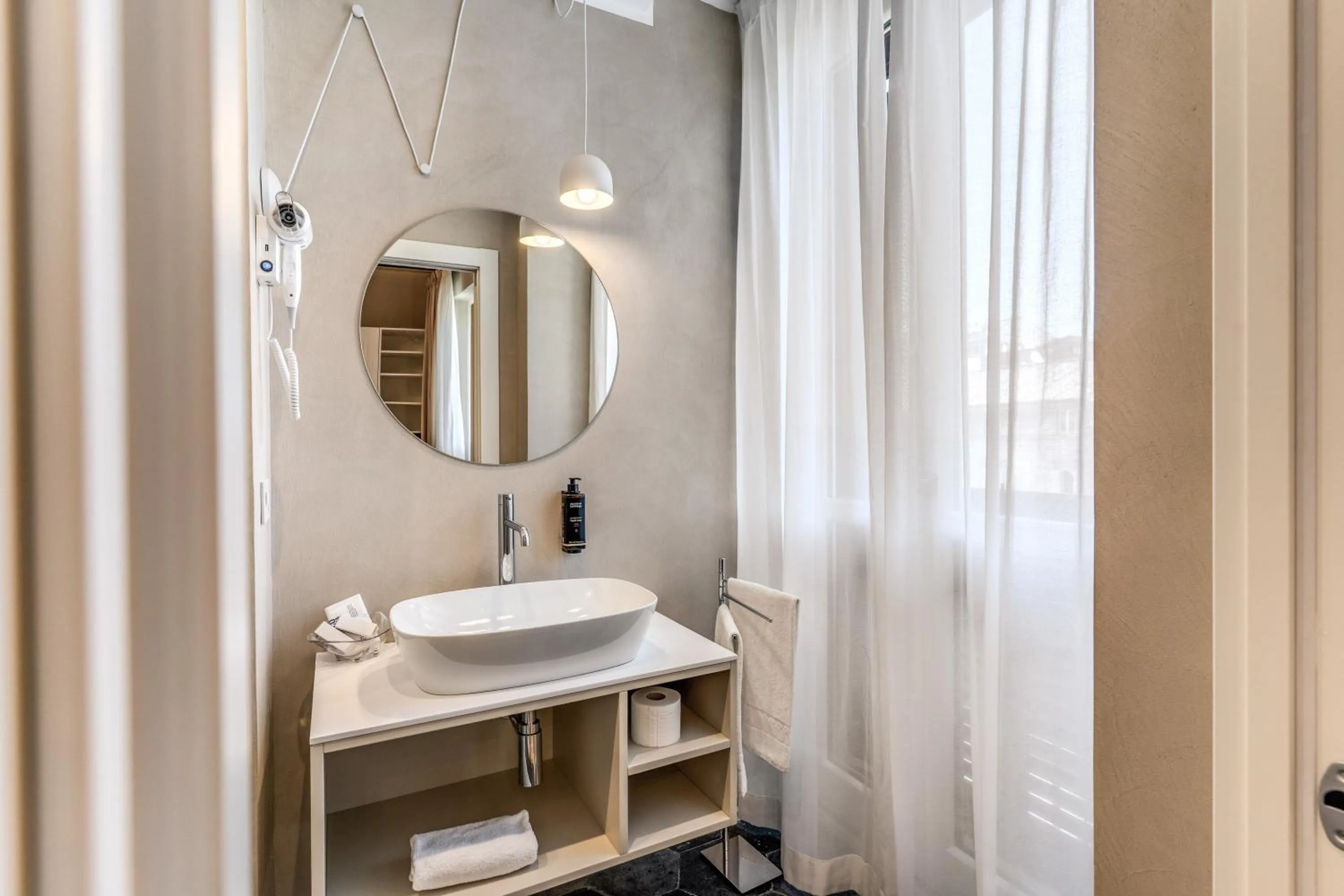 Bathroom in Albergo Abruzzi