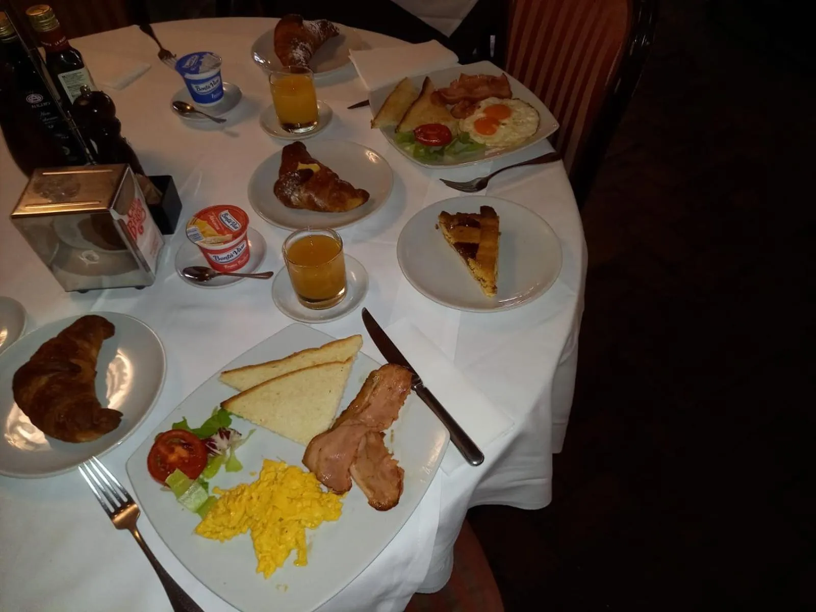 Restaurant/places to eat in Albergo Abruzzi