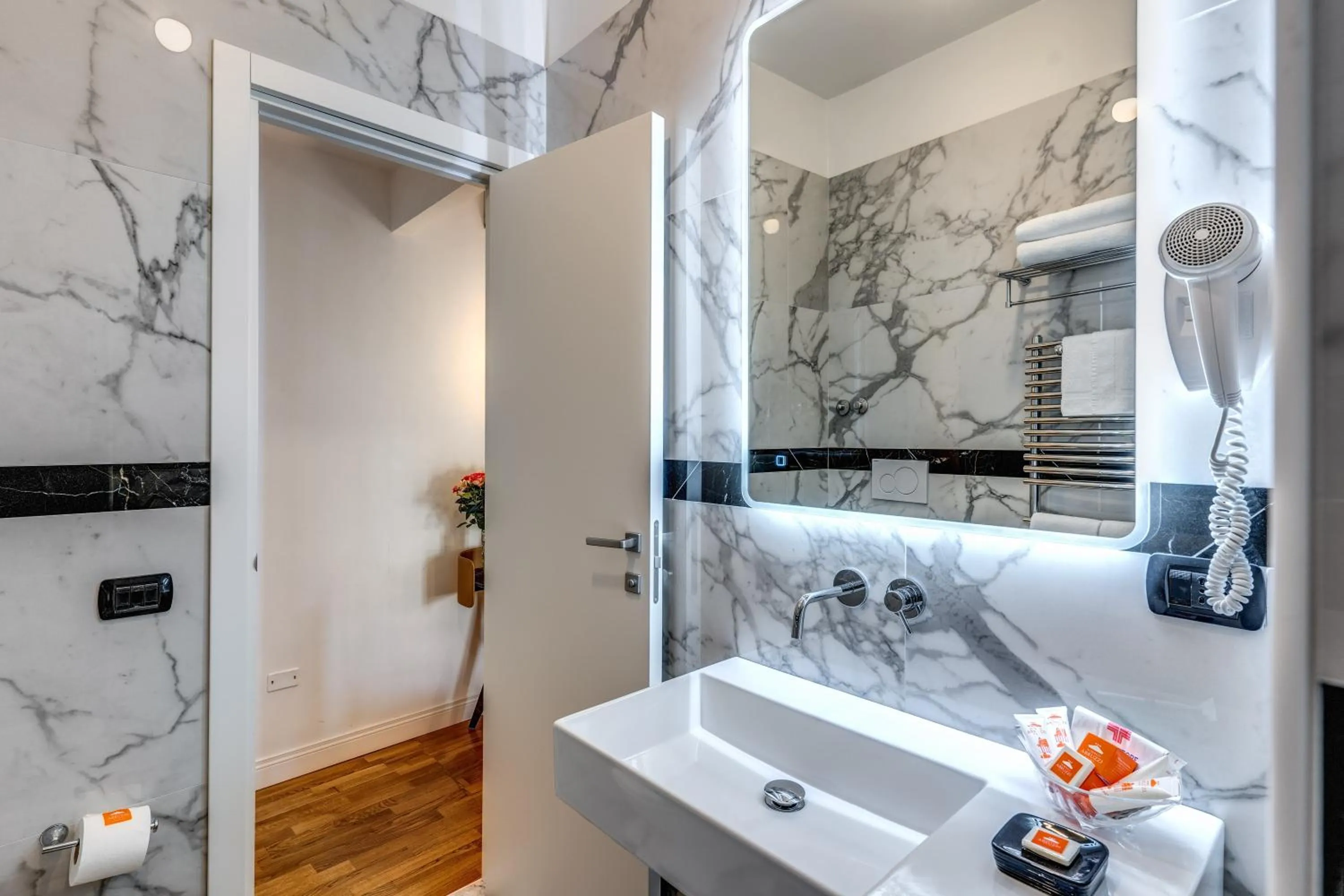 Shower in Albergo Abruzzi