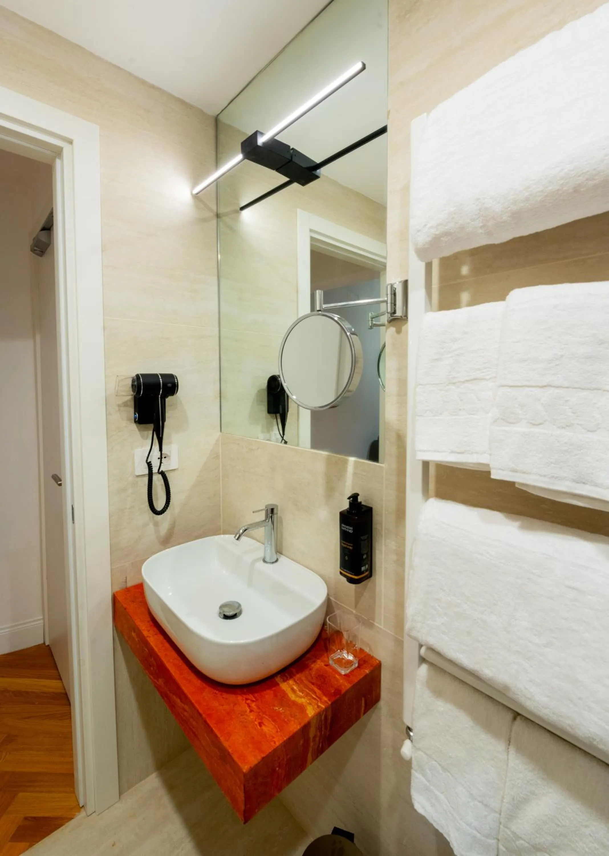 Bathroom in Albergo Abruzzi