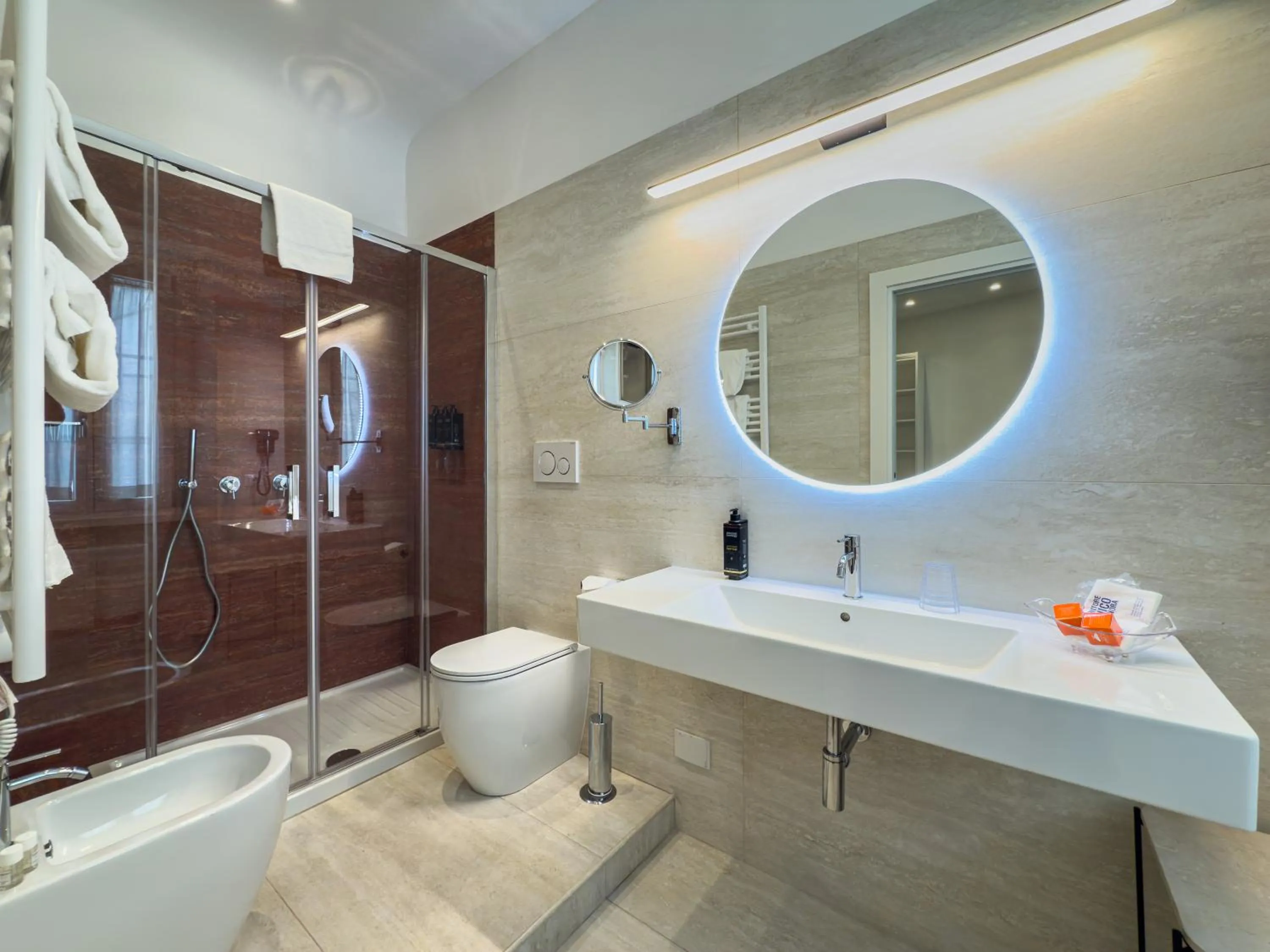 Shower in Albergo Abruzzi