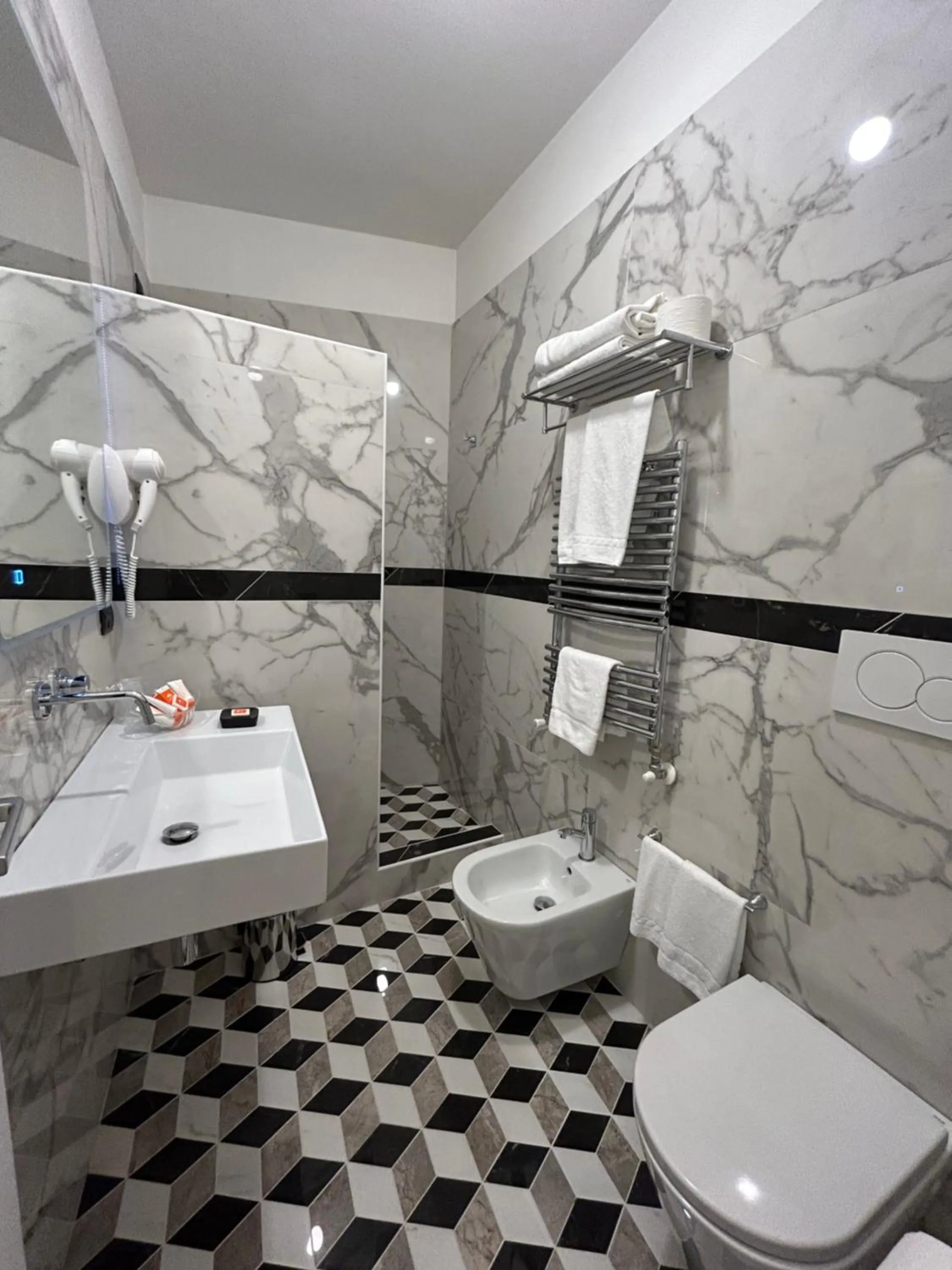 Bathroom in Albergo Abruzzi