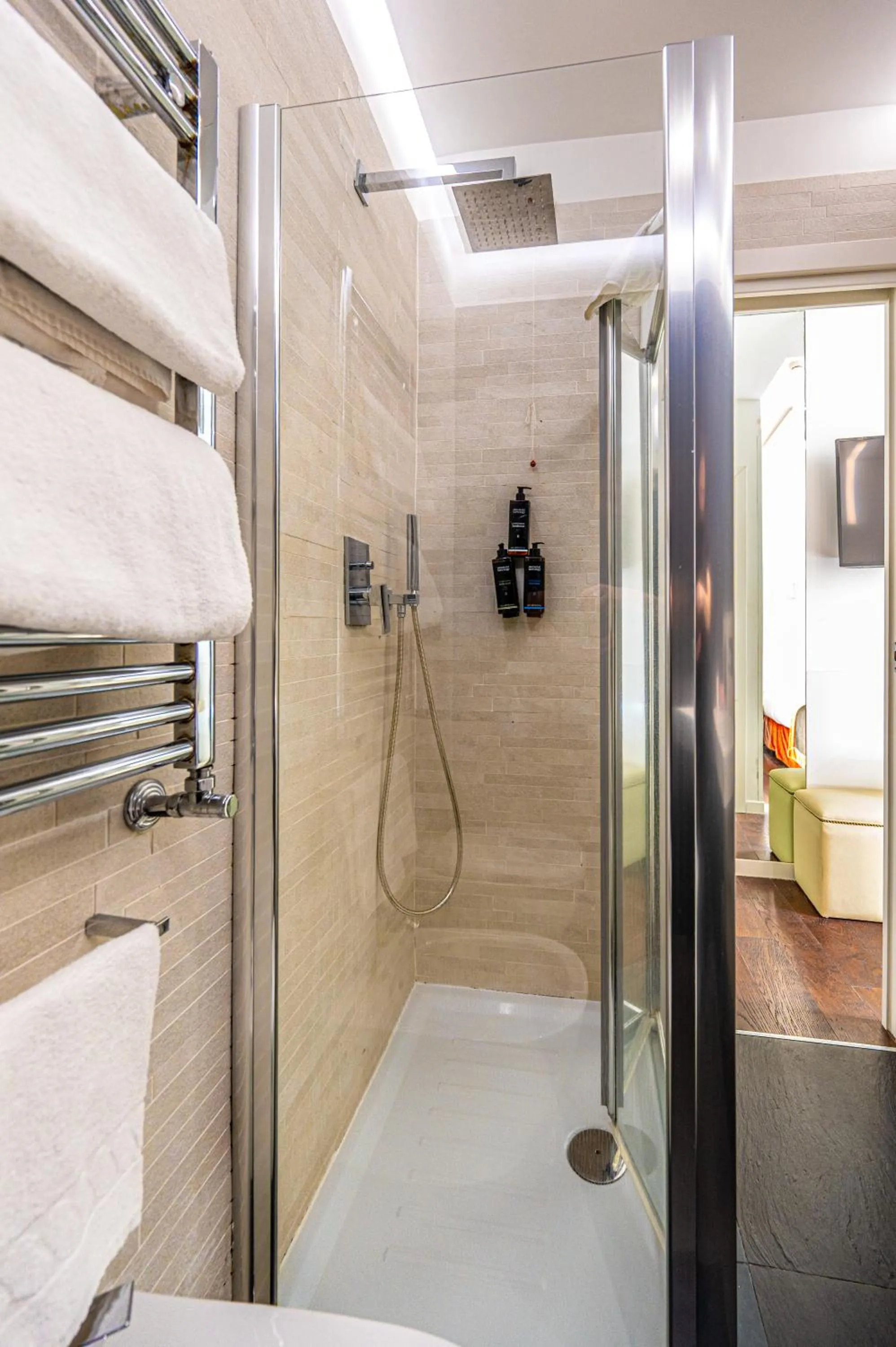 Shower in Albergo Abruzzi