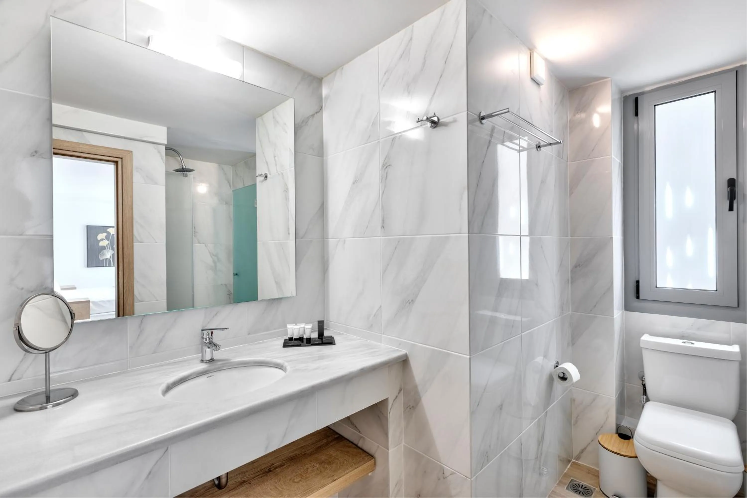 Bathroom in Acropolis City Life BH