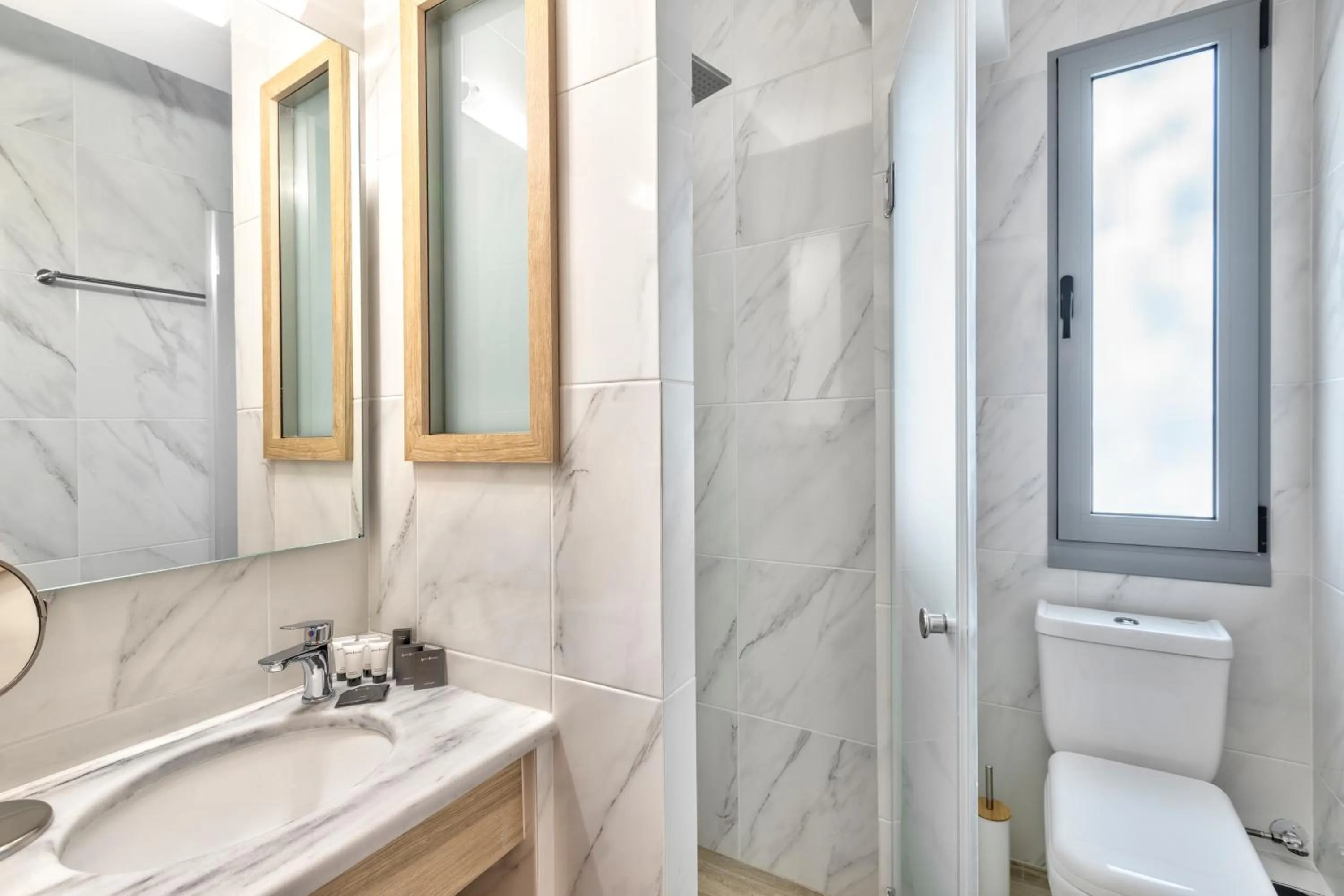 Bathroom in Acropolis City Life BH