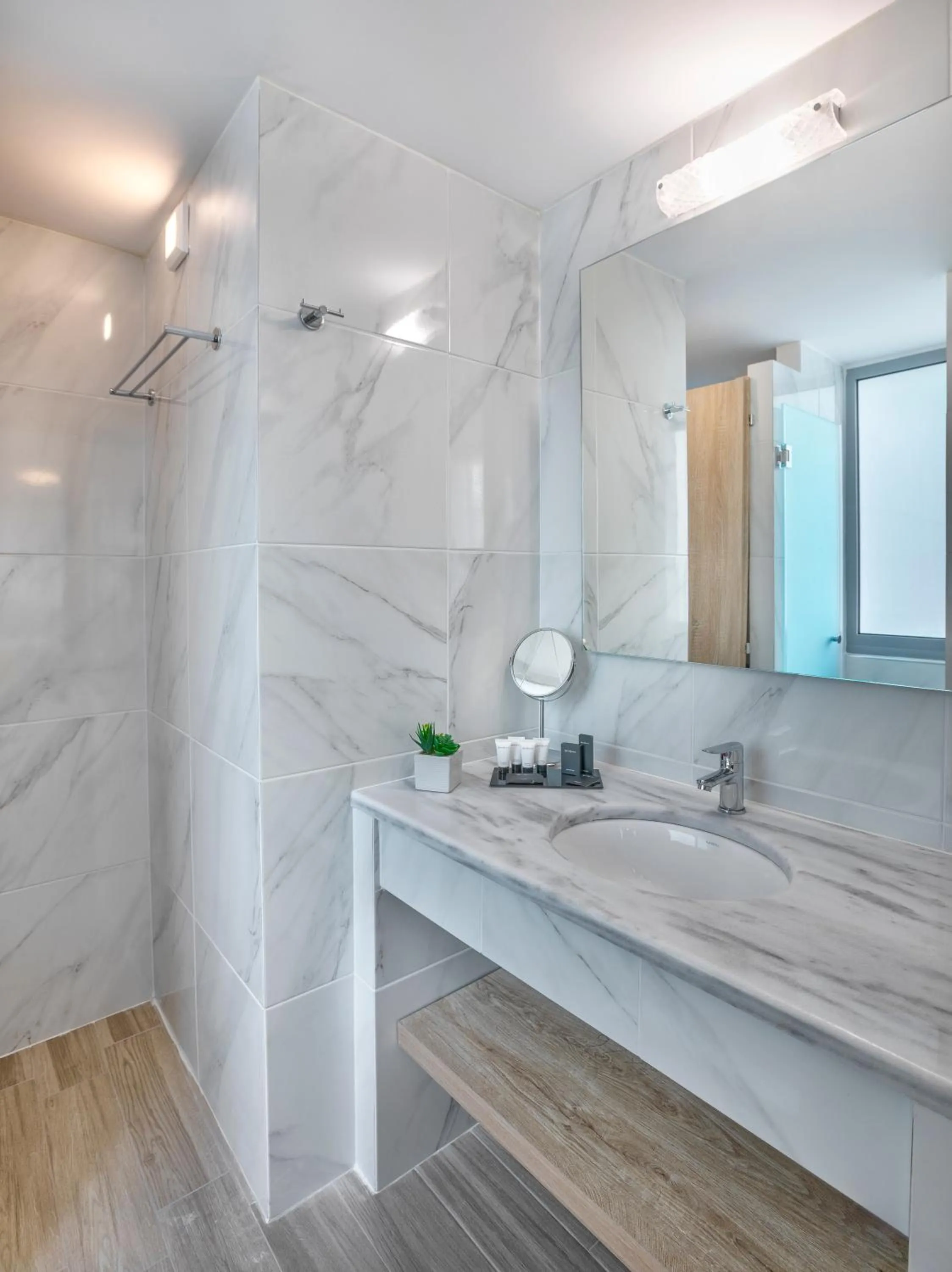 Bathroom in Acropolis City Life BH