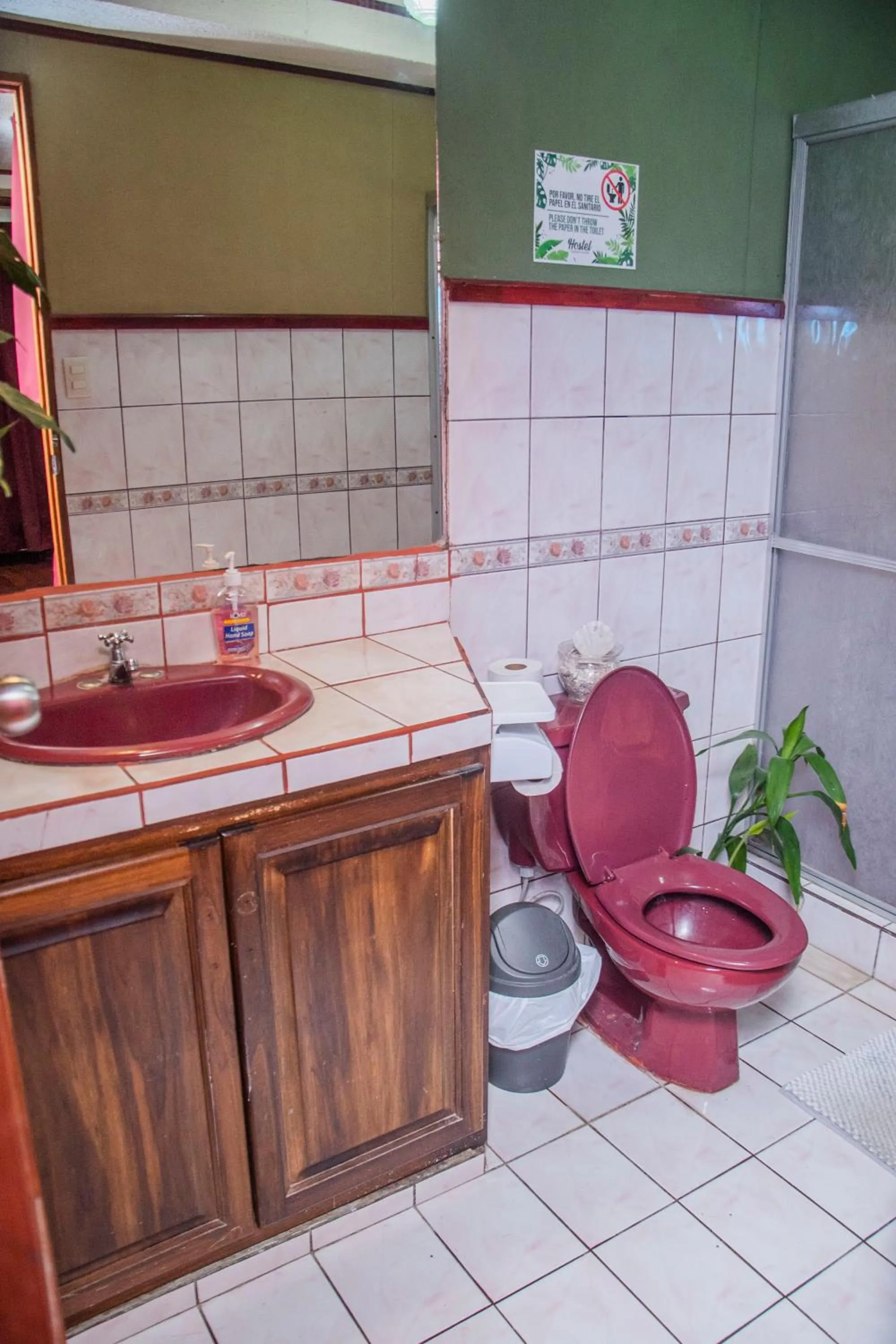 Toilet in Gardens House, Airport Juan Santamaría, Alajuela, San José