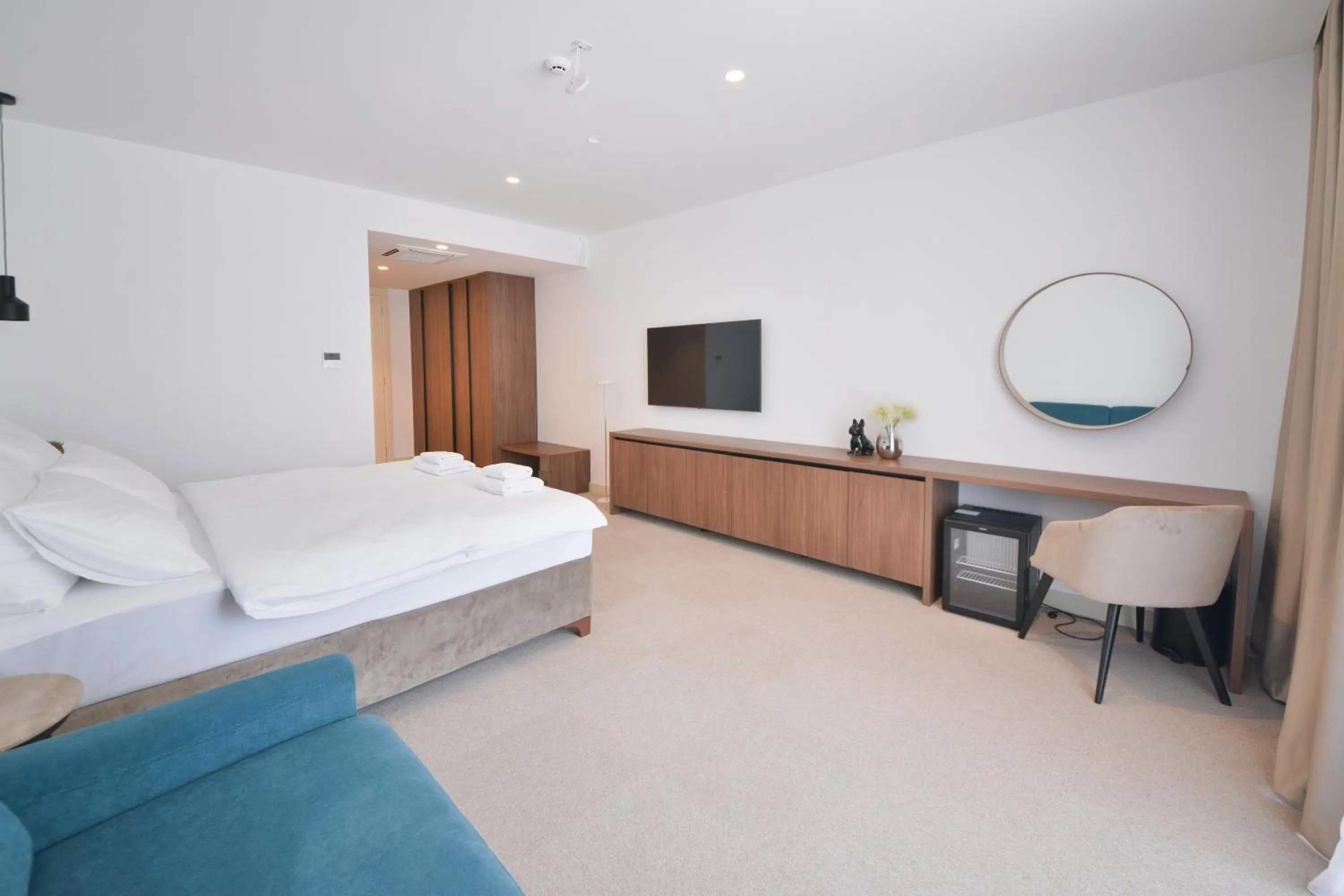 Dining area, Bed in Hotel Riva