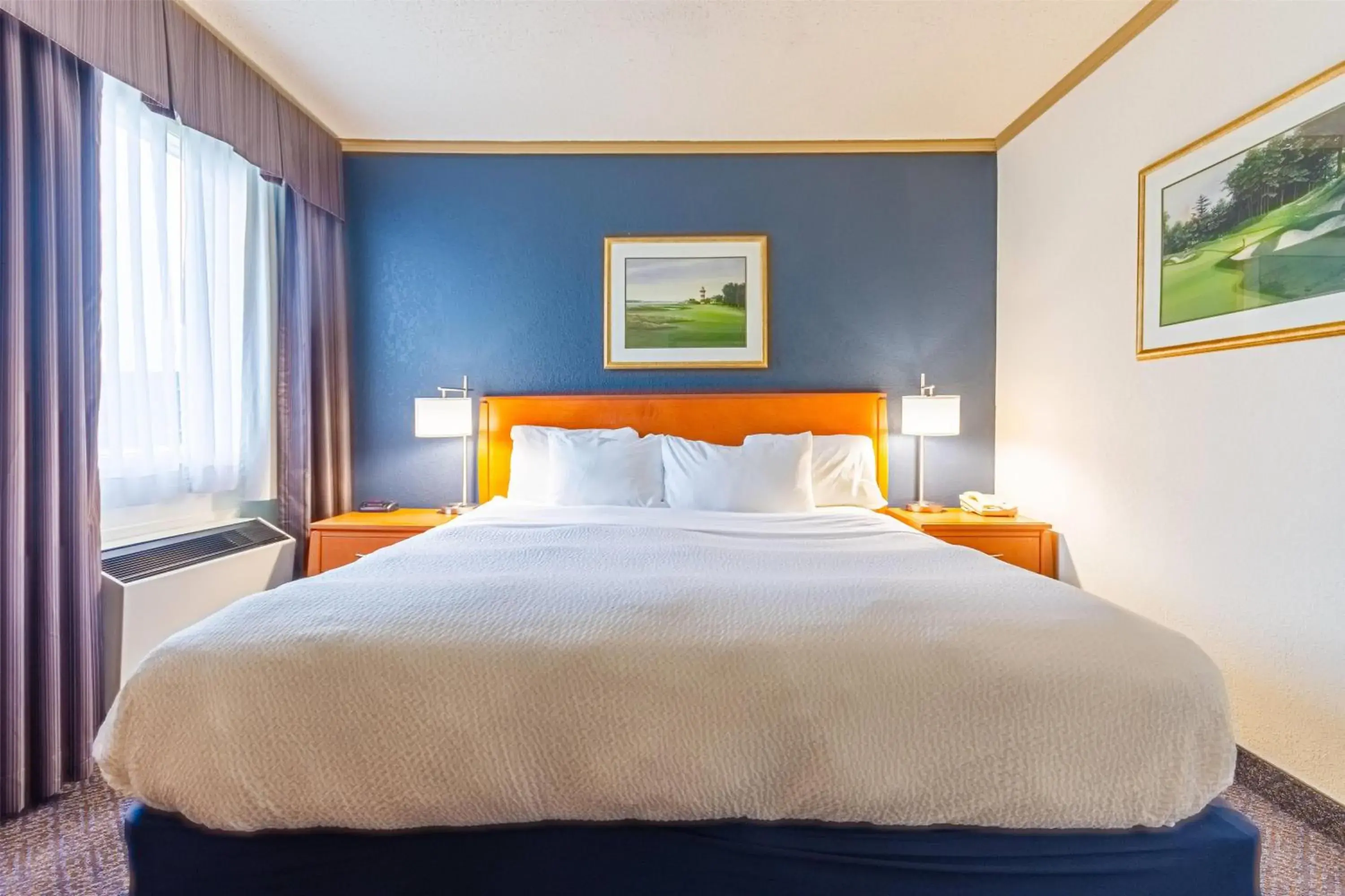 Photo of the whole room, Bed in Days Inn by Wyndham Drayton Valley Photo of the whole room, Bed in Days Inn by Wyndham Drayton Valley