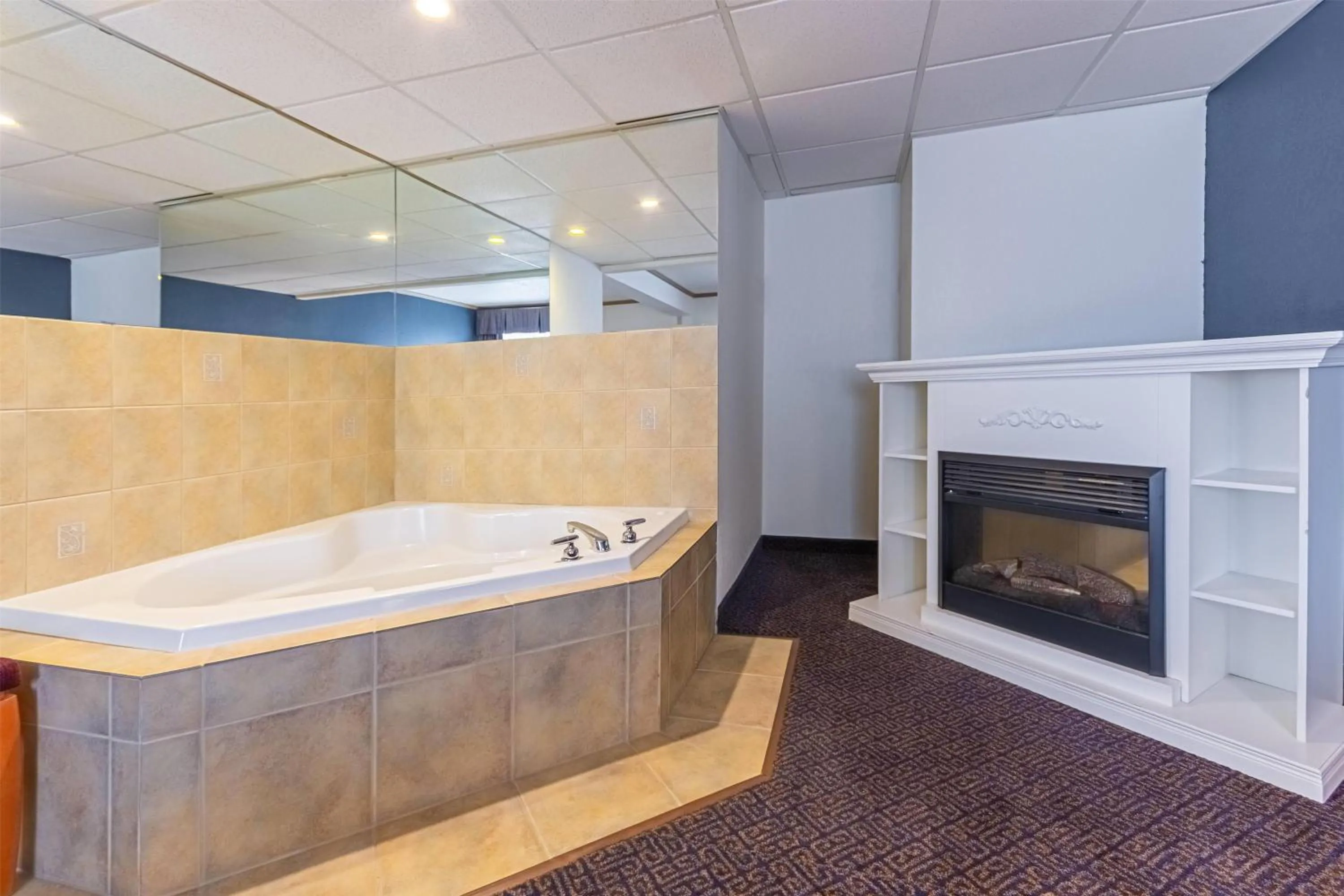 Photo of the whole room in Days Inn by Wyndham Drayton Valley