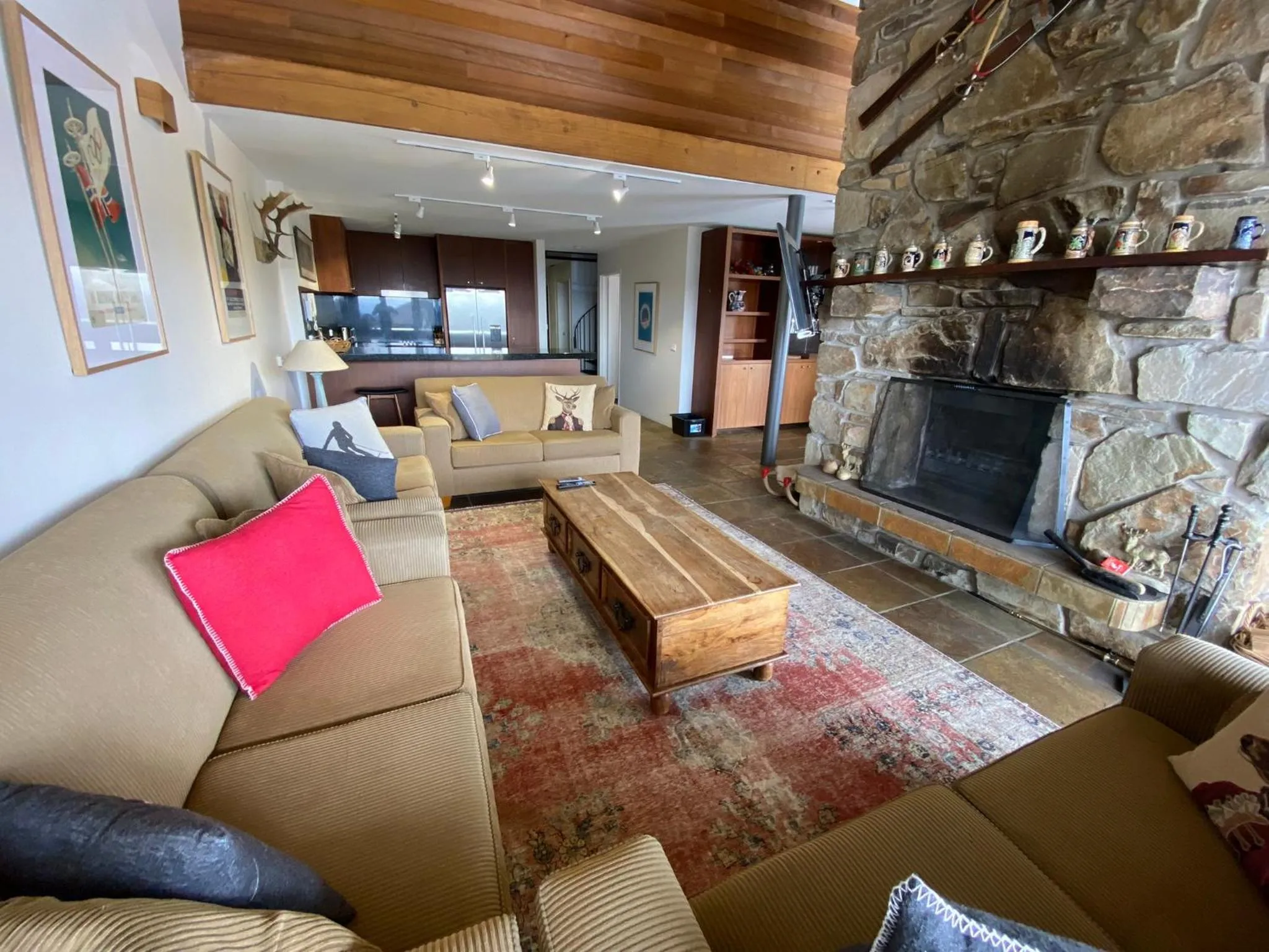 Living room in Alpine Woodsmoke Apartments