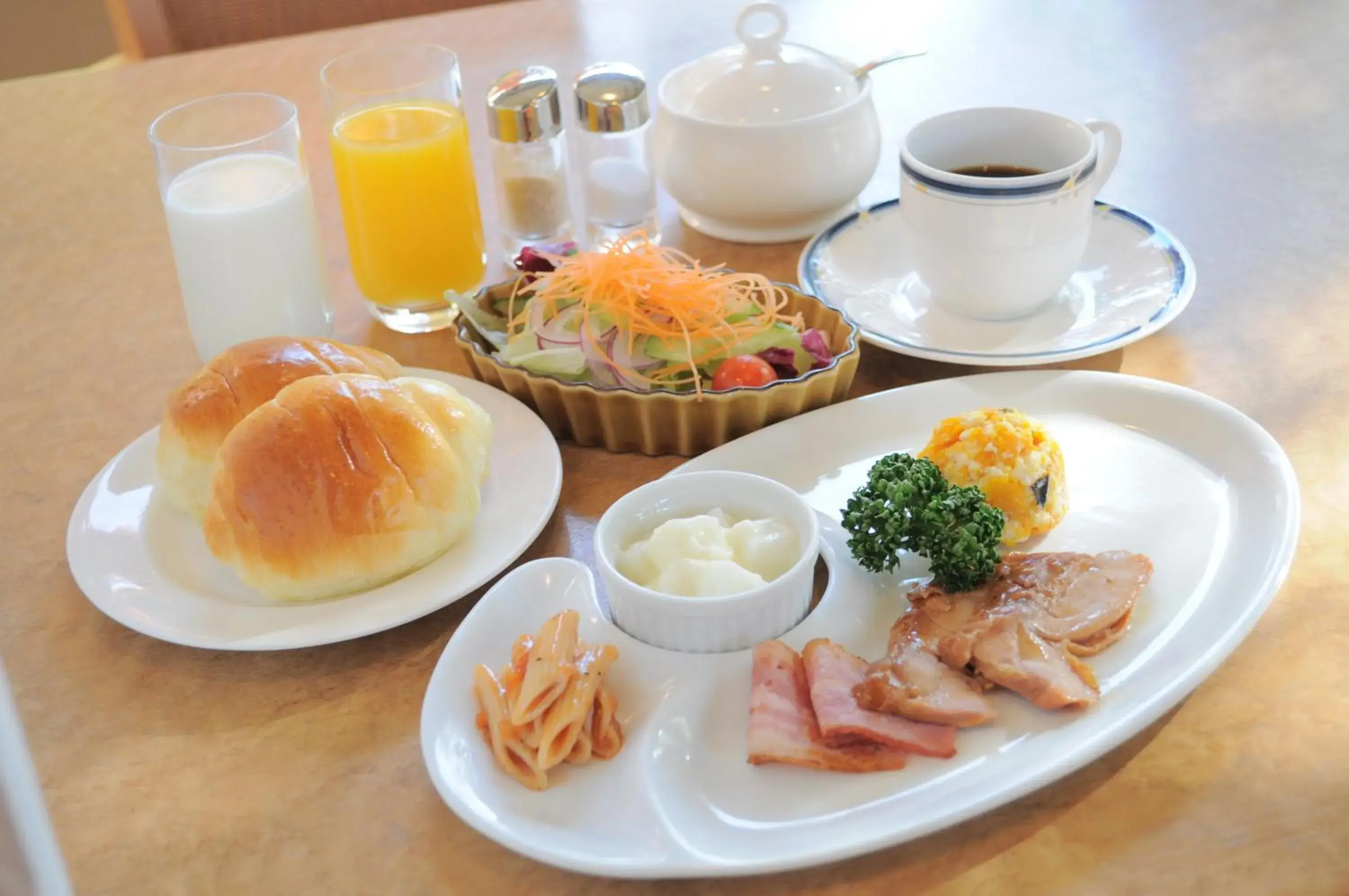 American breakfast in Hotel Sapporo Sun Plaza American breakfast in Hotel Sapporo Sun Plaza