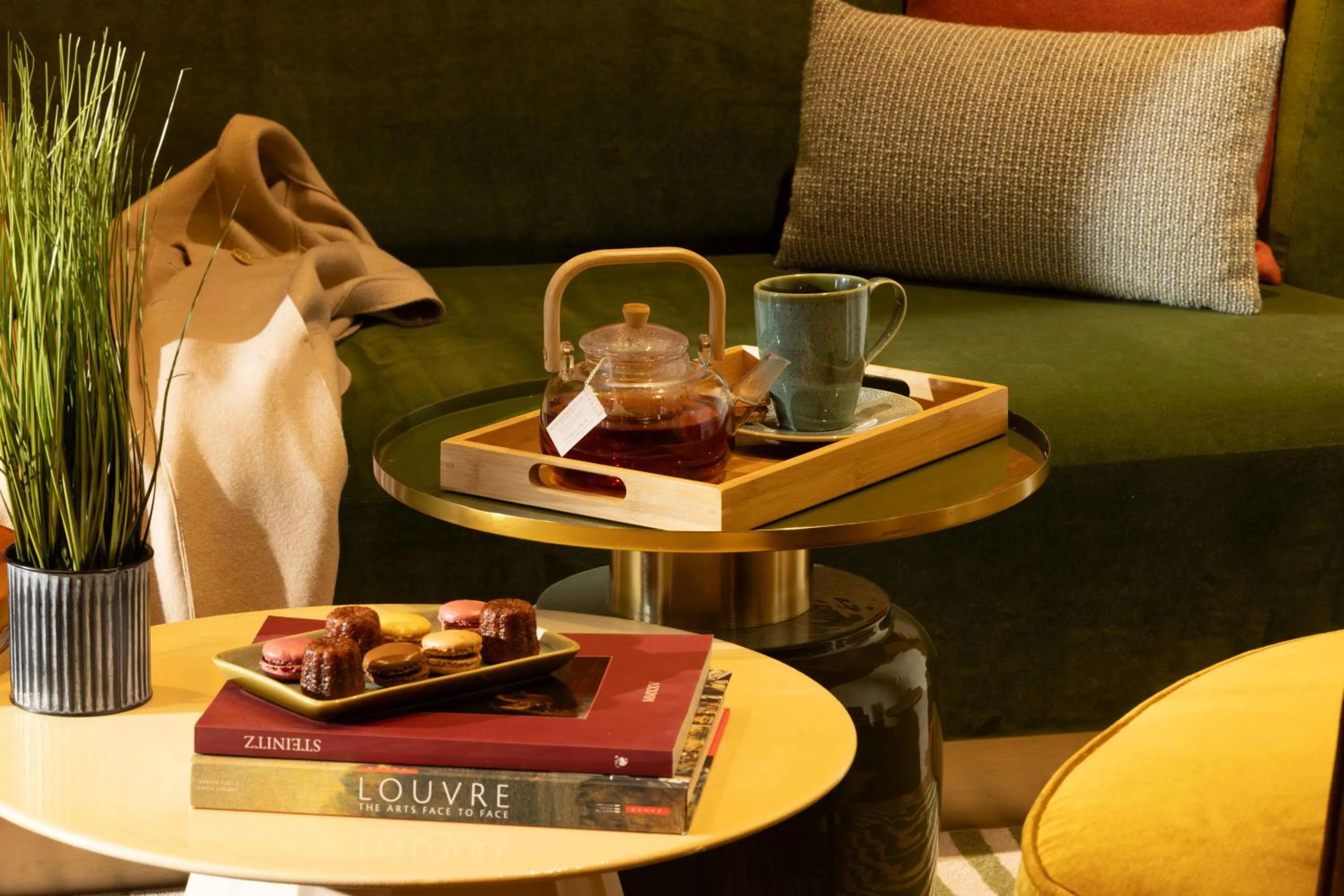 Coffee/tea facilities in Hôtel Le Cardinal