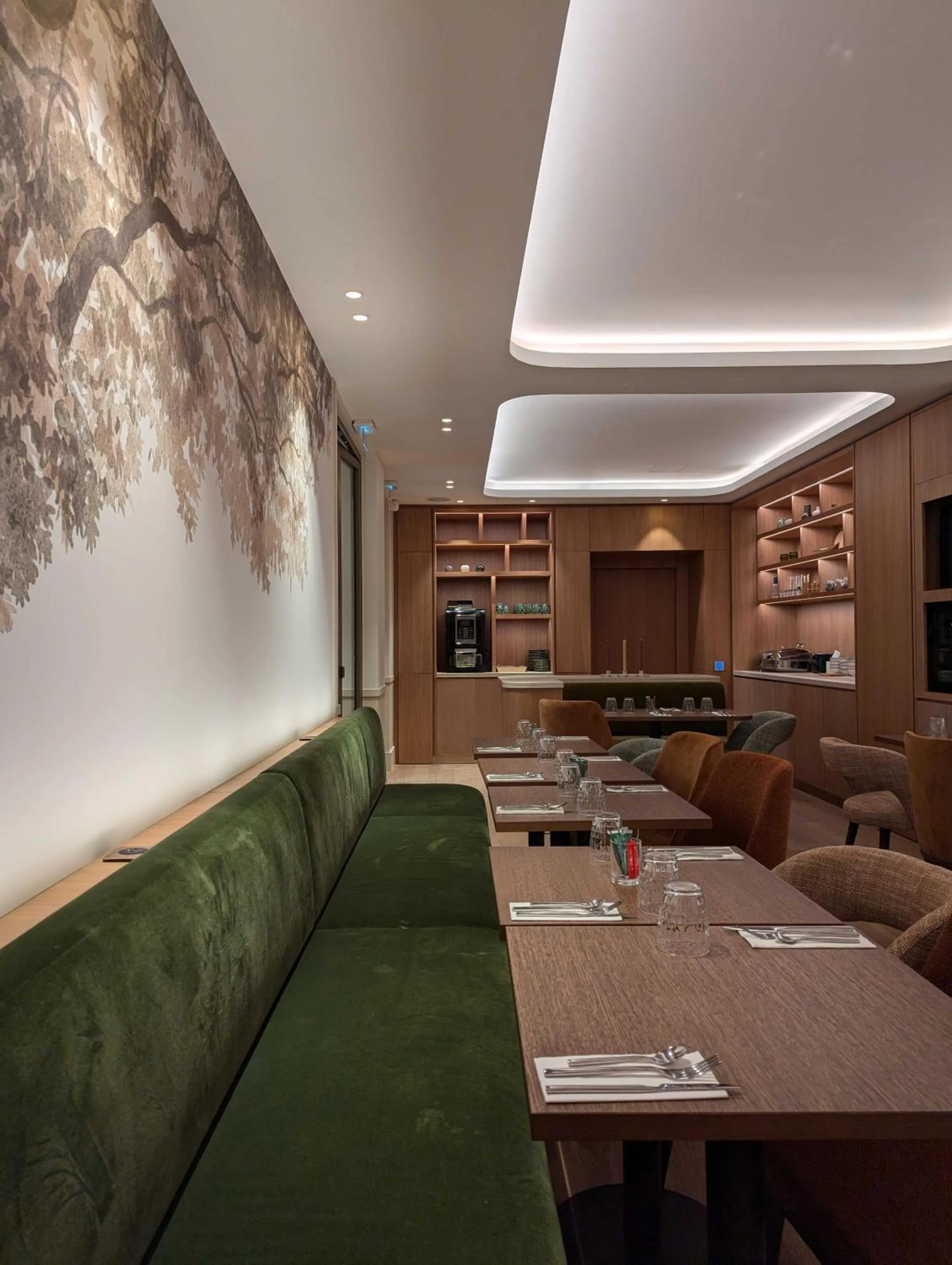 Breakfast in Hôtel Le Cardinal