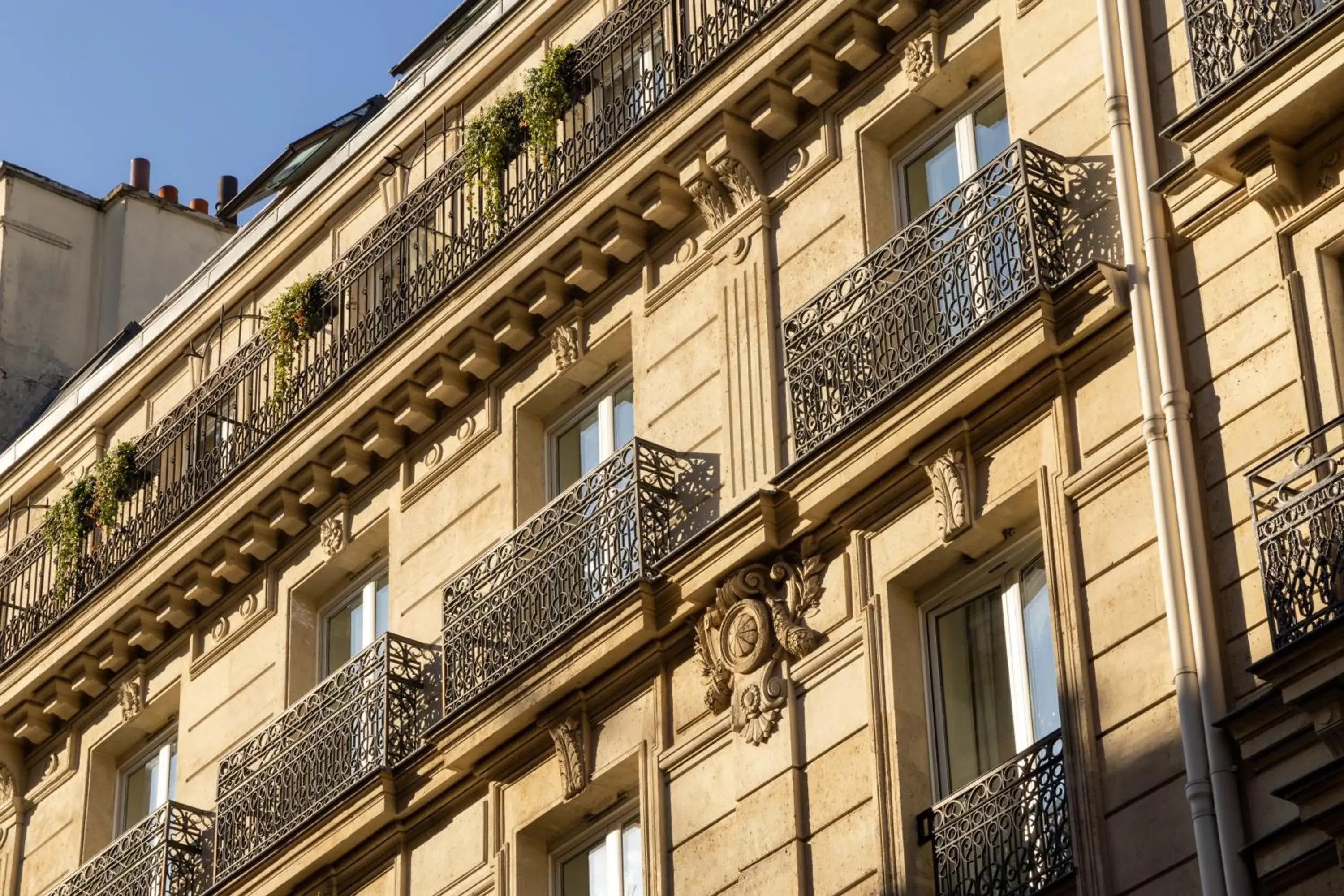 Property building in Hôtel Le Cardinal Property building in Hôtel Le Cardinal