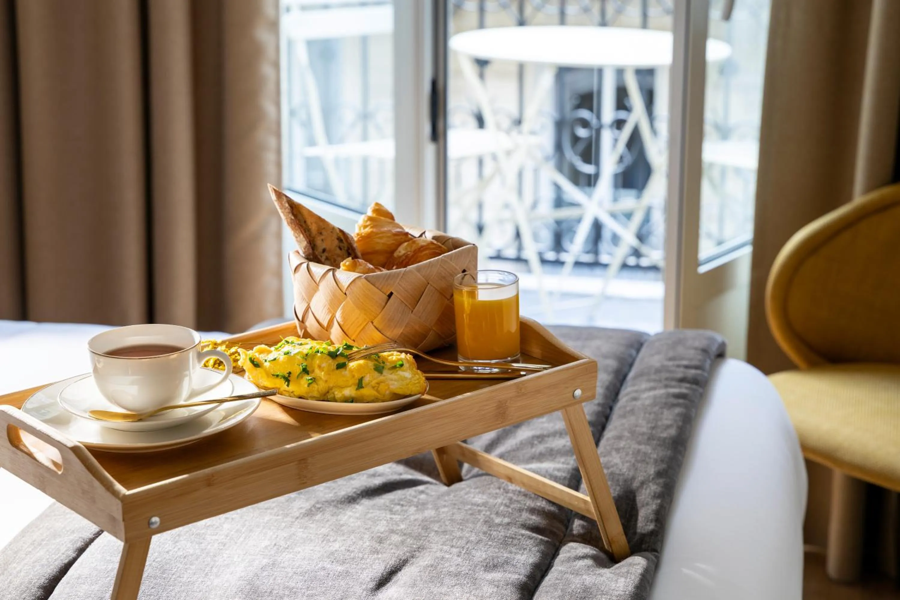 Food and drinks in Hôtel Le Cardinal