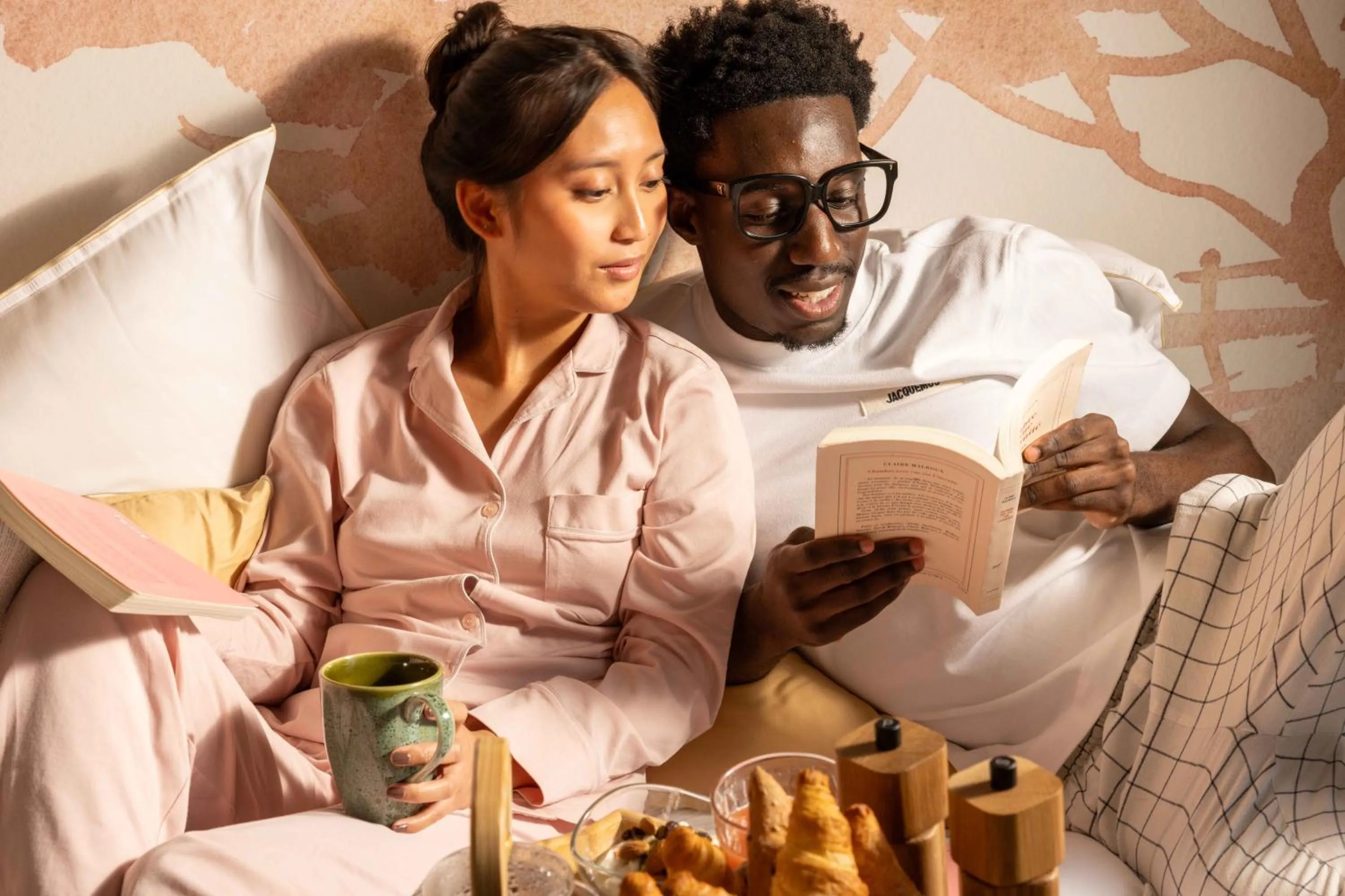 Bedroom in Hôtel Le Cardinal