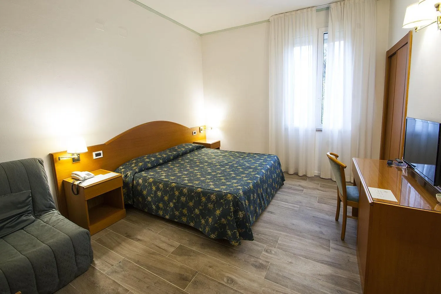 Bedroom, Bed in Hotel Italia