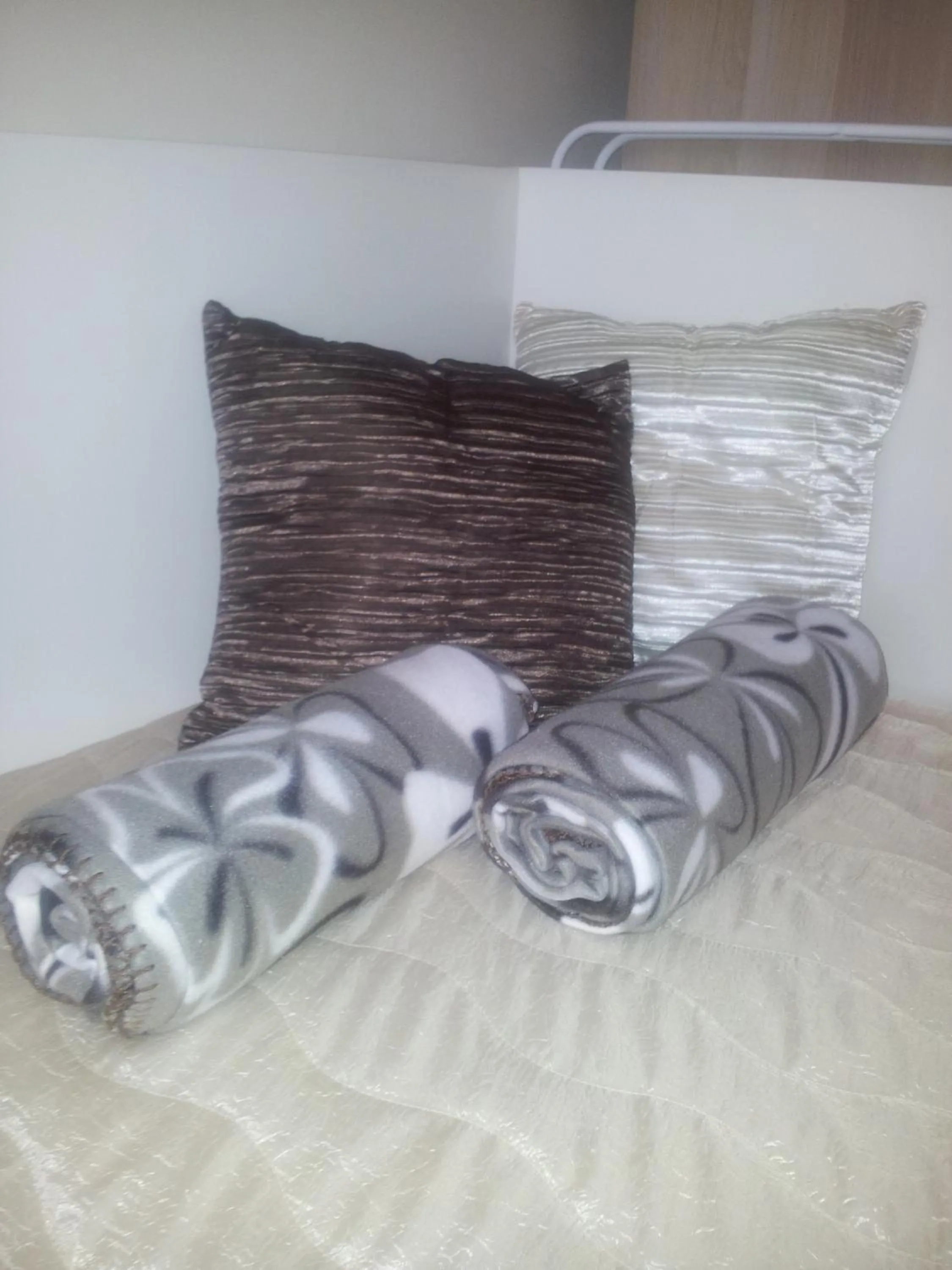 Decorative detail, Bed in Sandanski Peak Guest Rooms