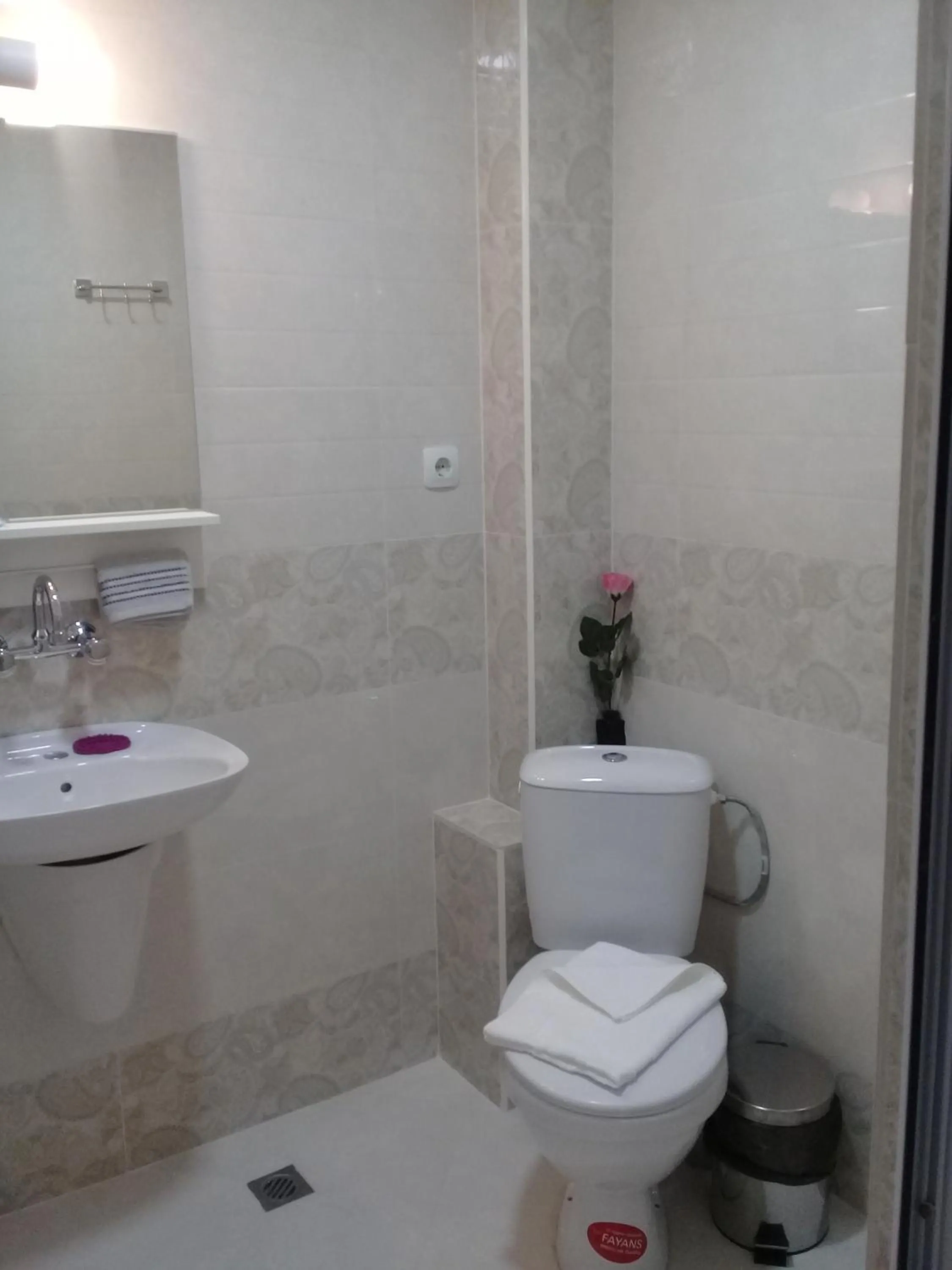 Sandanski Peak Guest Rooms