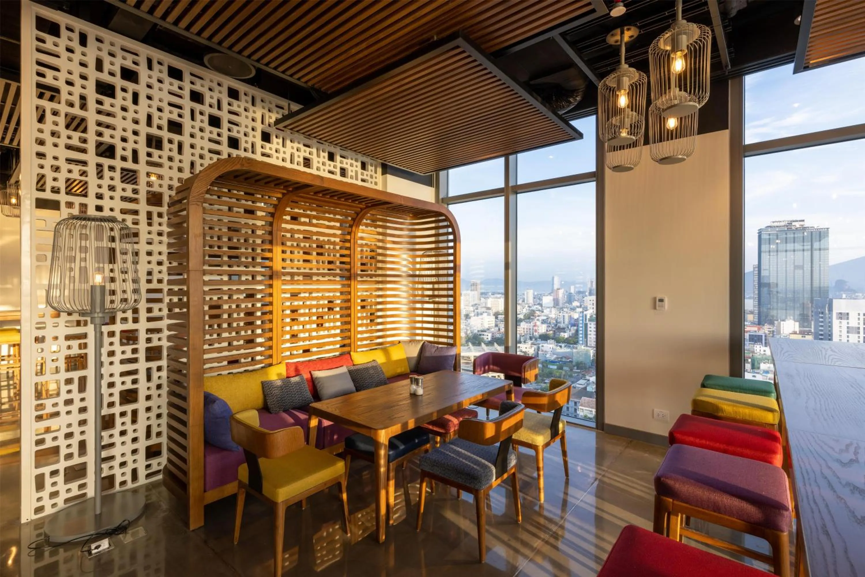 Lounge or bar in Wink Danang Centre, Unscripted by Hyatt - 24 Hours stay