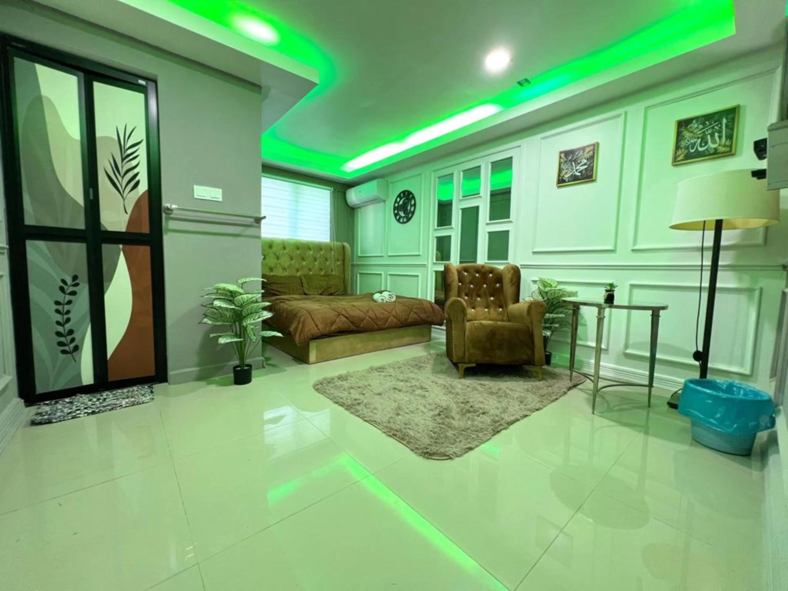 Bedroom in RD Legend Hotel