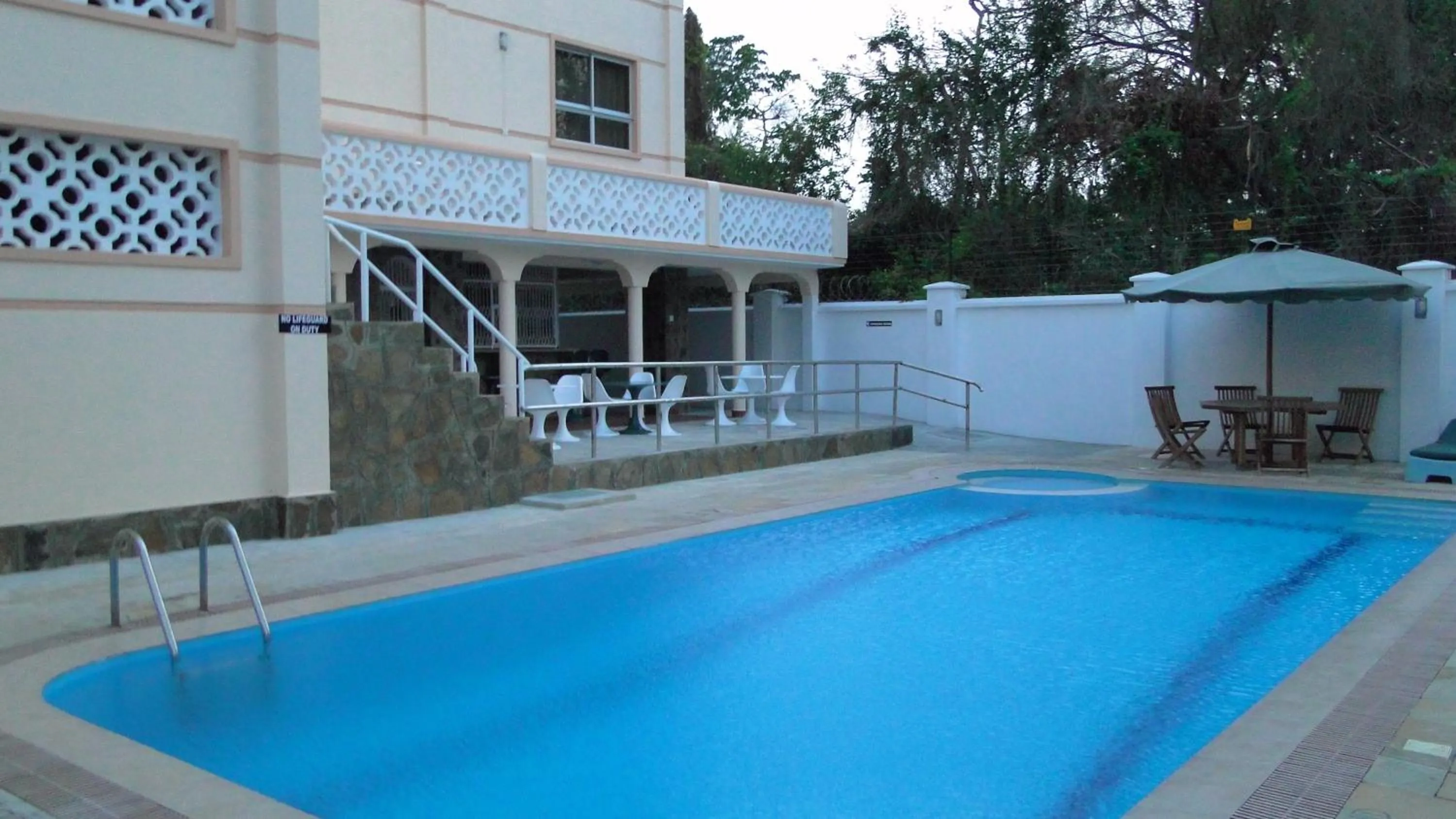 Swimming pool in Pavilion Holiday Resort