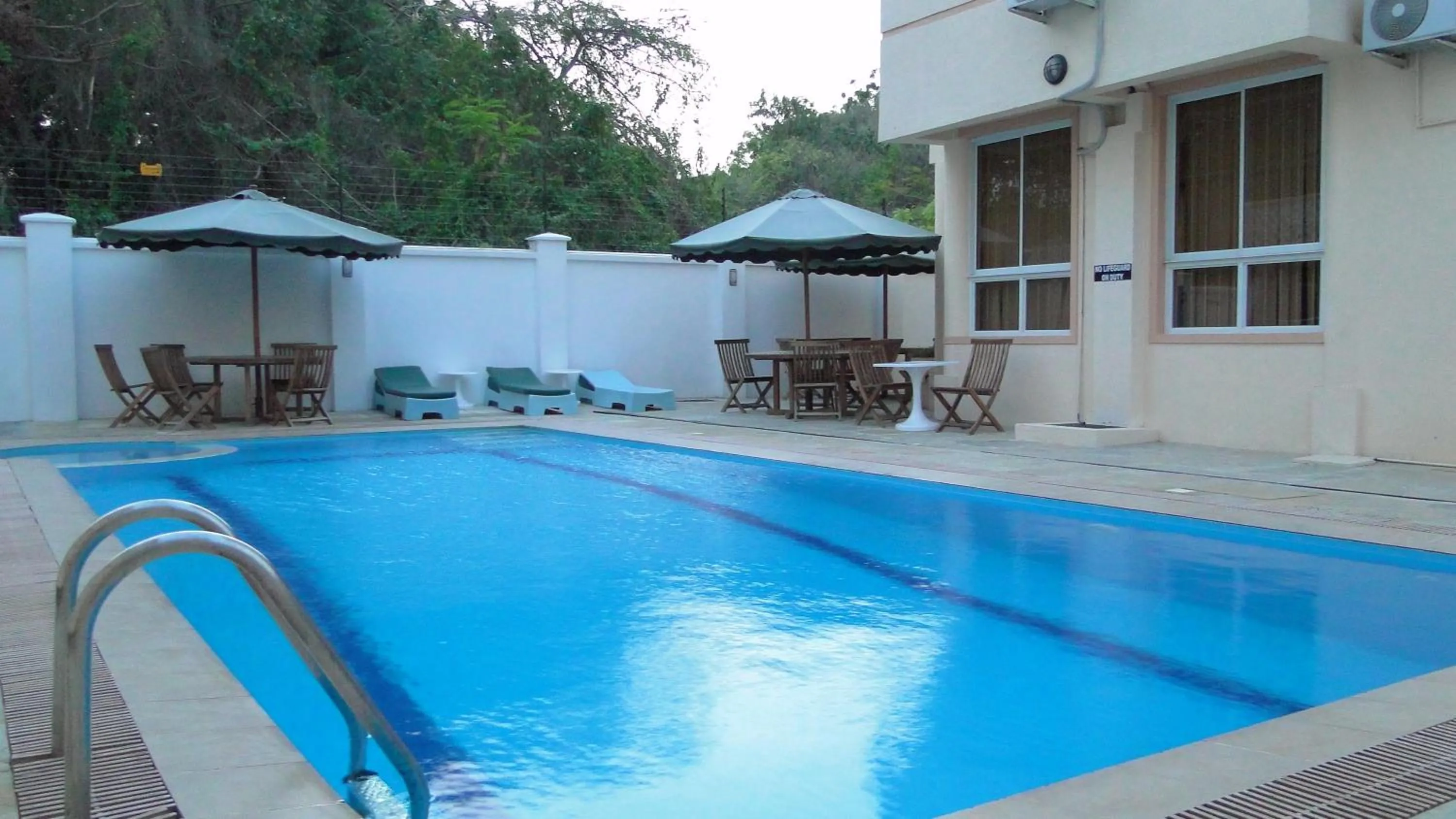 Swimming pool in Pavilion Holiday Resort