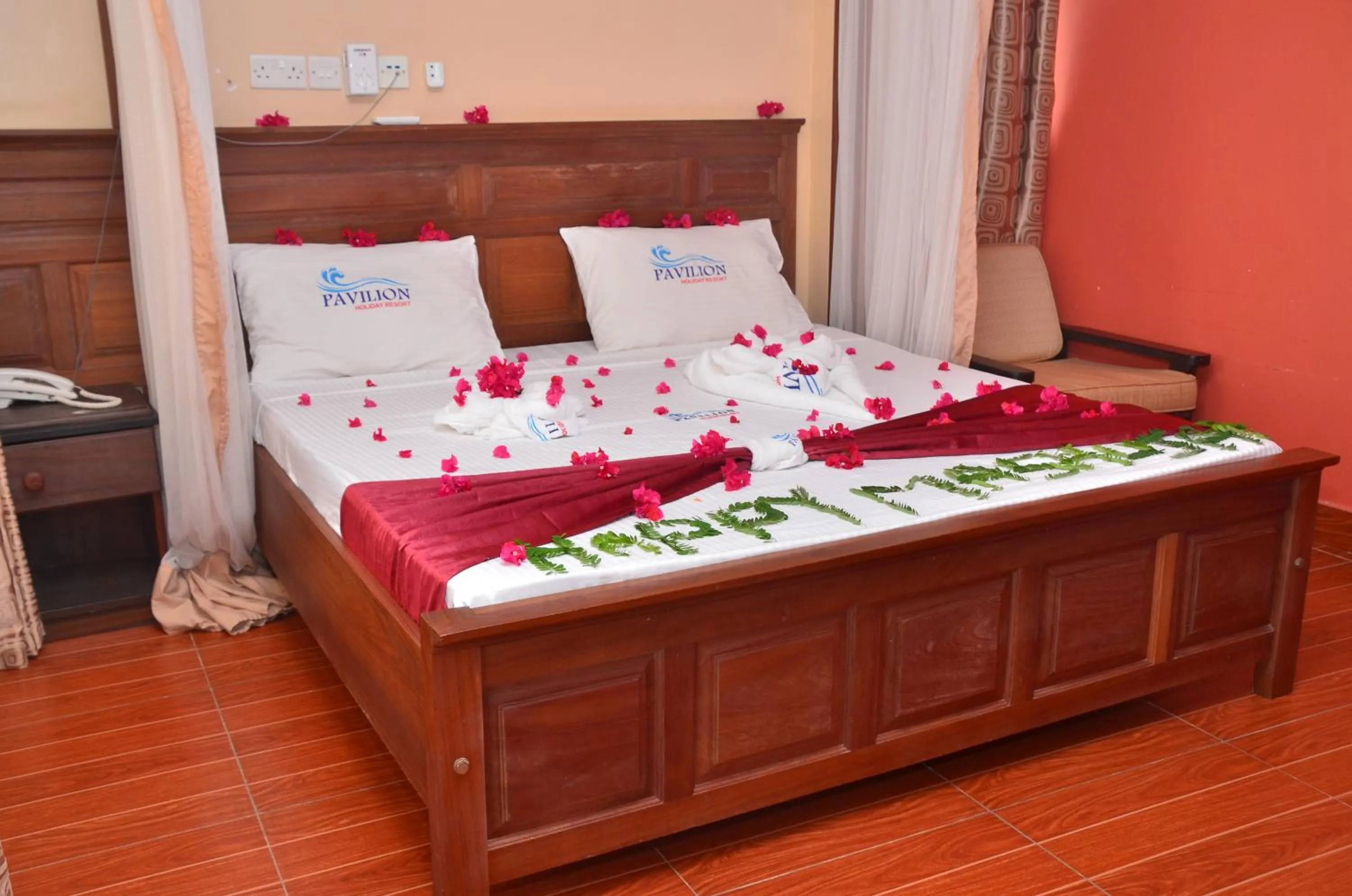 Bathroom, Bed in Pavilion Holiday Resort