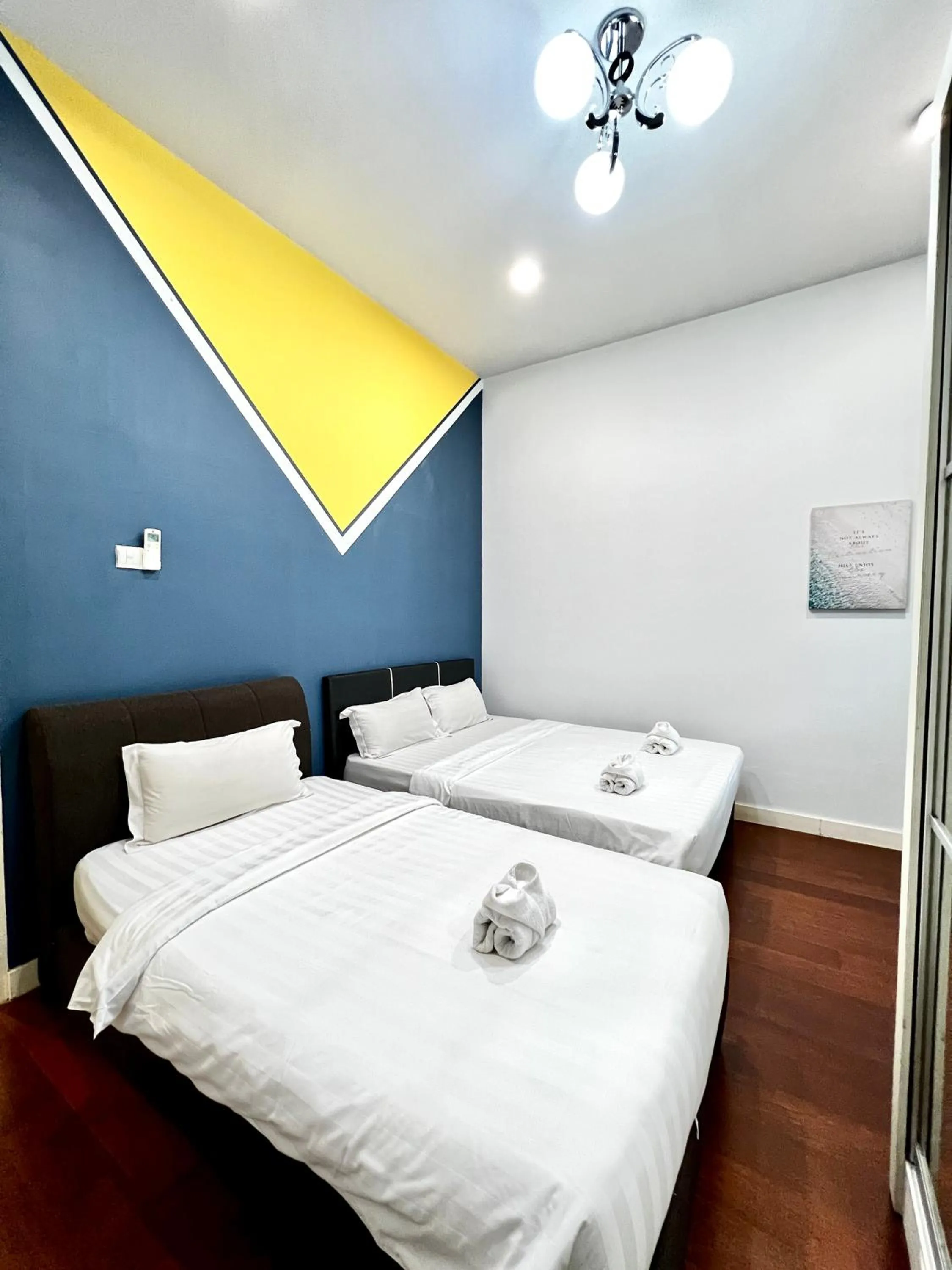 Bed in AJ Suites @ Loft Imago KK