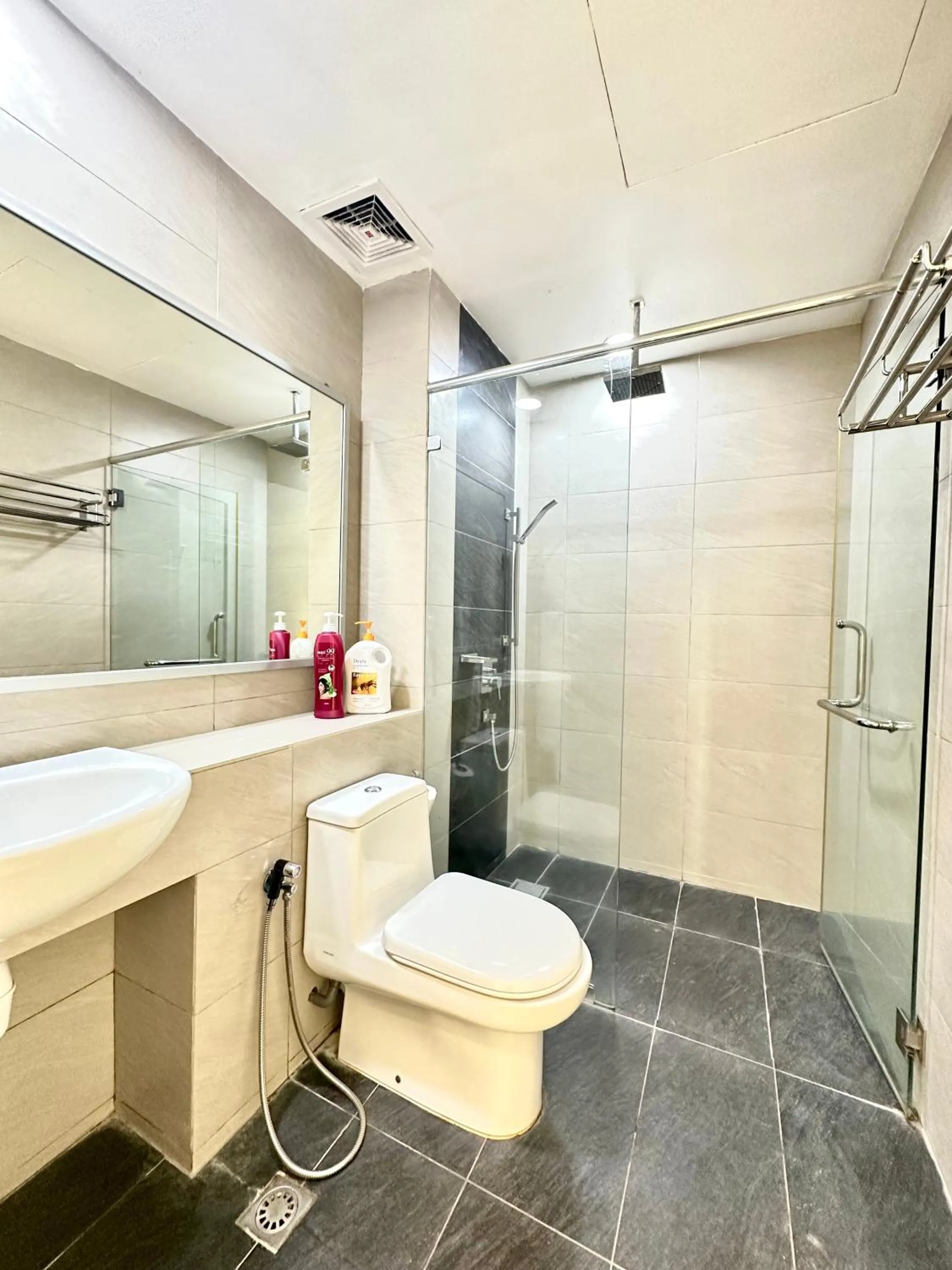 Shower in AJ Suites @ Loft Imago KK